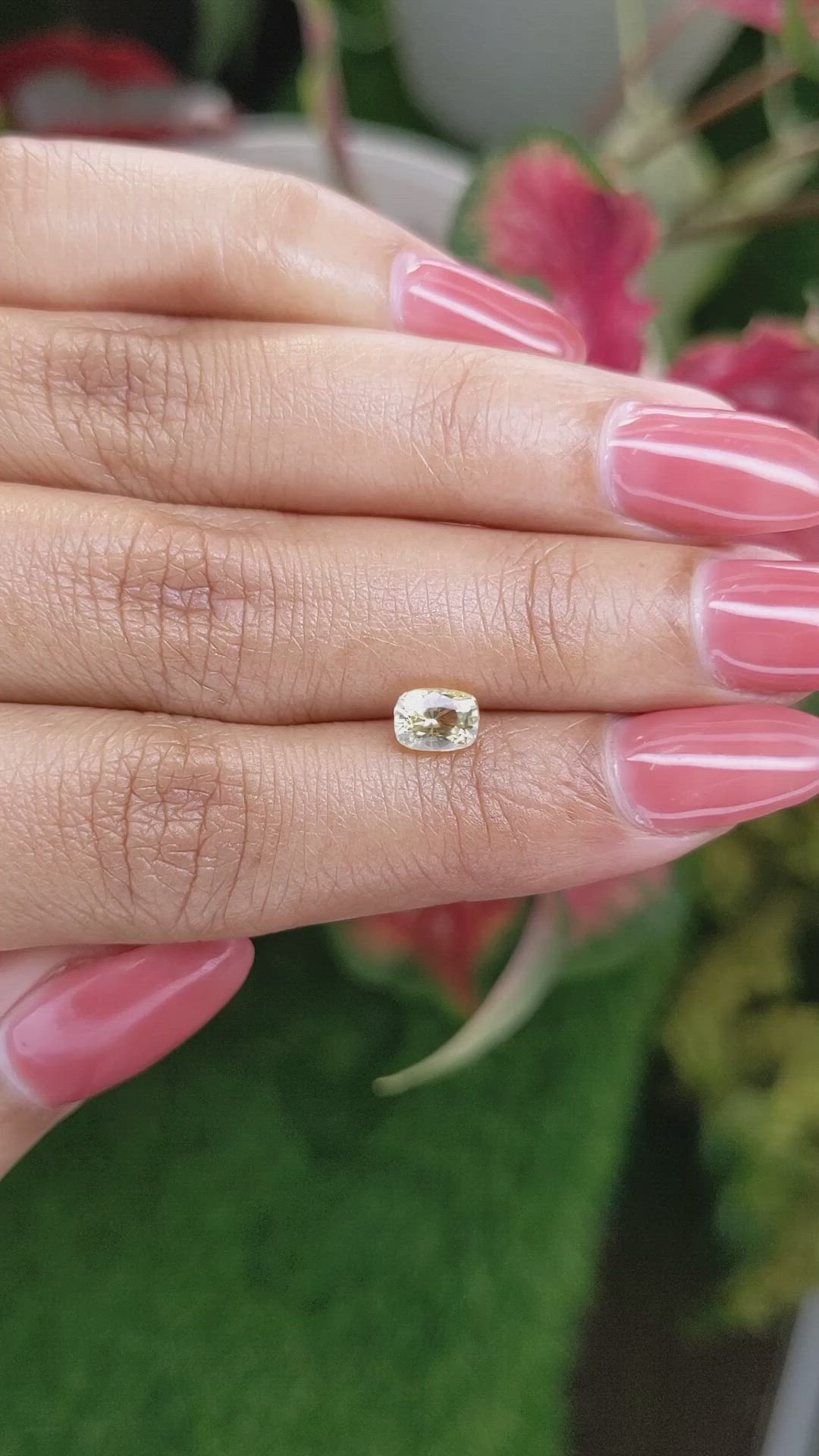 1.02 Ct. Yellow Sapphire from Ceylon (Sri Lanka) Size Video