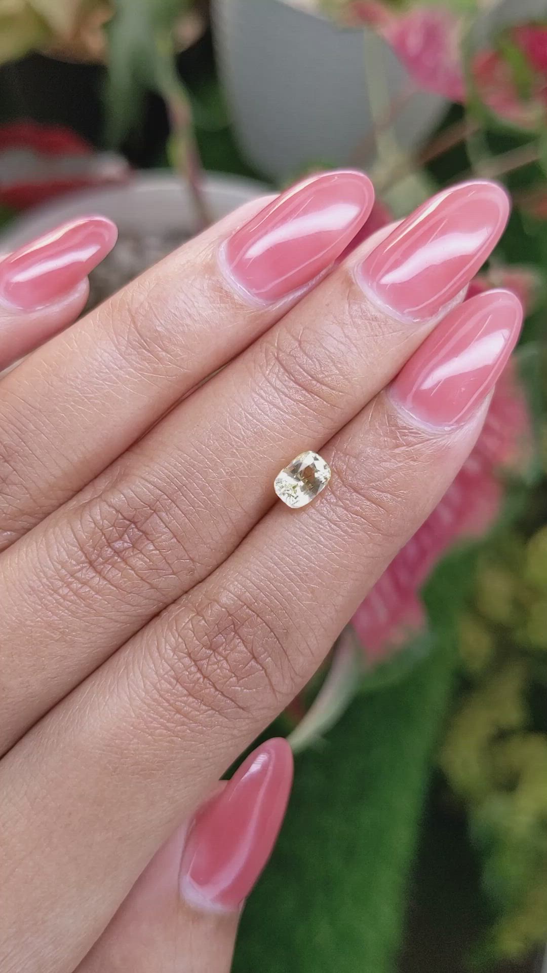 1.02 Ct. Yellow Sapphire from Ceylon (Sri Lanka) Size Video