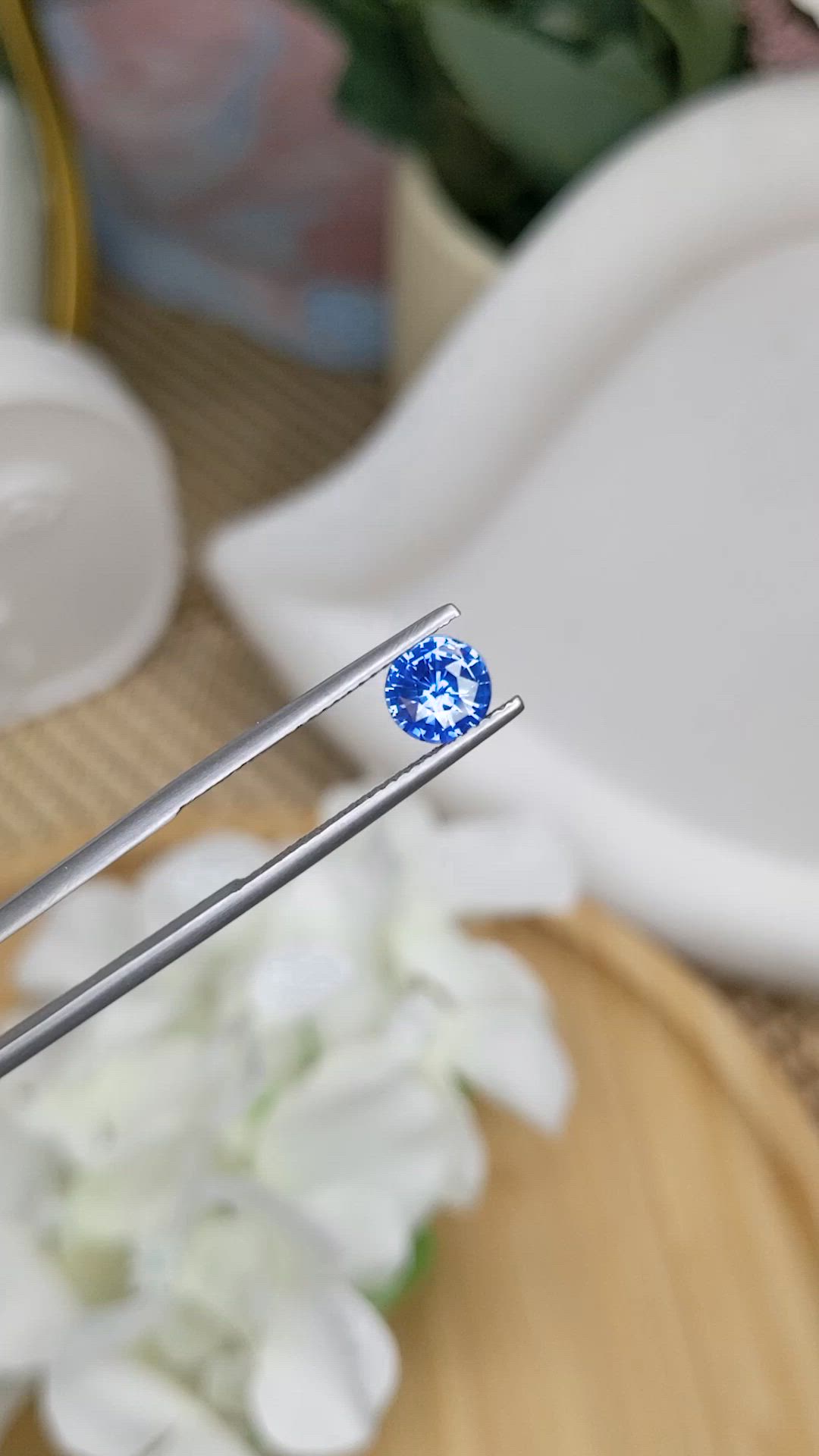 1.00 Ct. Blue Sapphire from Ceylon (Sri Lanka) Size Video