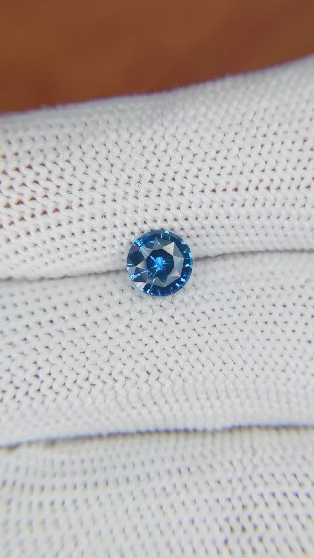 1.00 Ct. Blue Sapphire from Ceylon (Sri Lanka) Size Video