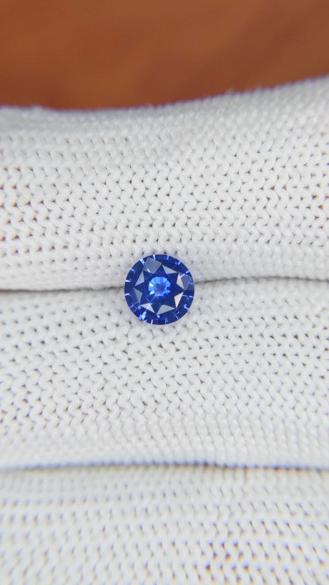 1.03 Ct. Blue Sapphire from Ceylon (Sri Lanka) Size Video