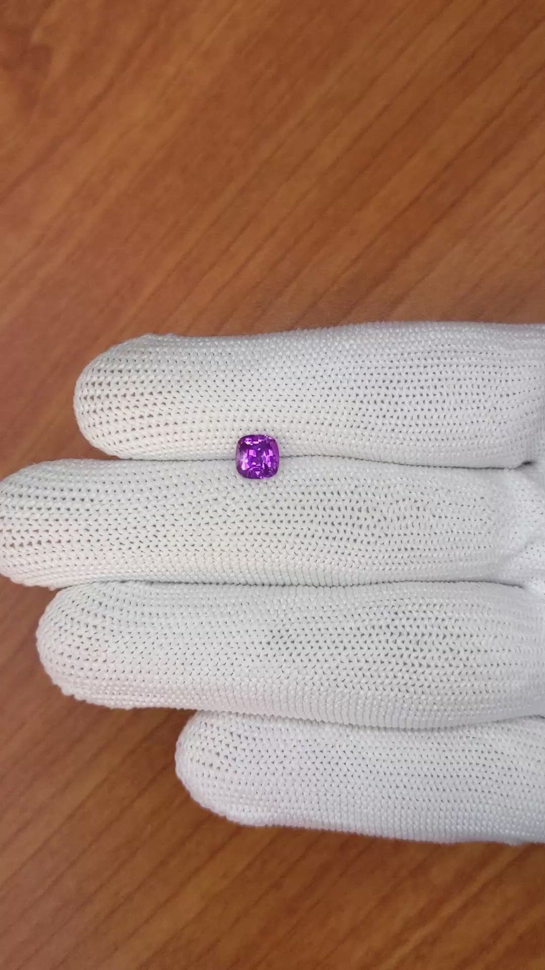 1.02 Ct. Pinkish Purple Sapphire from Ceylon (Sri Lanka) Size Video
