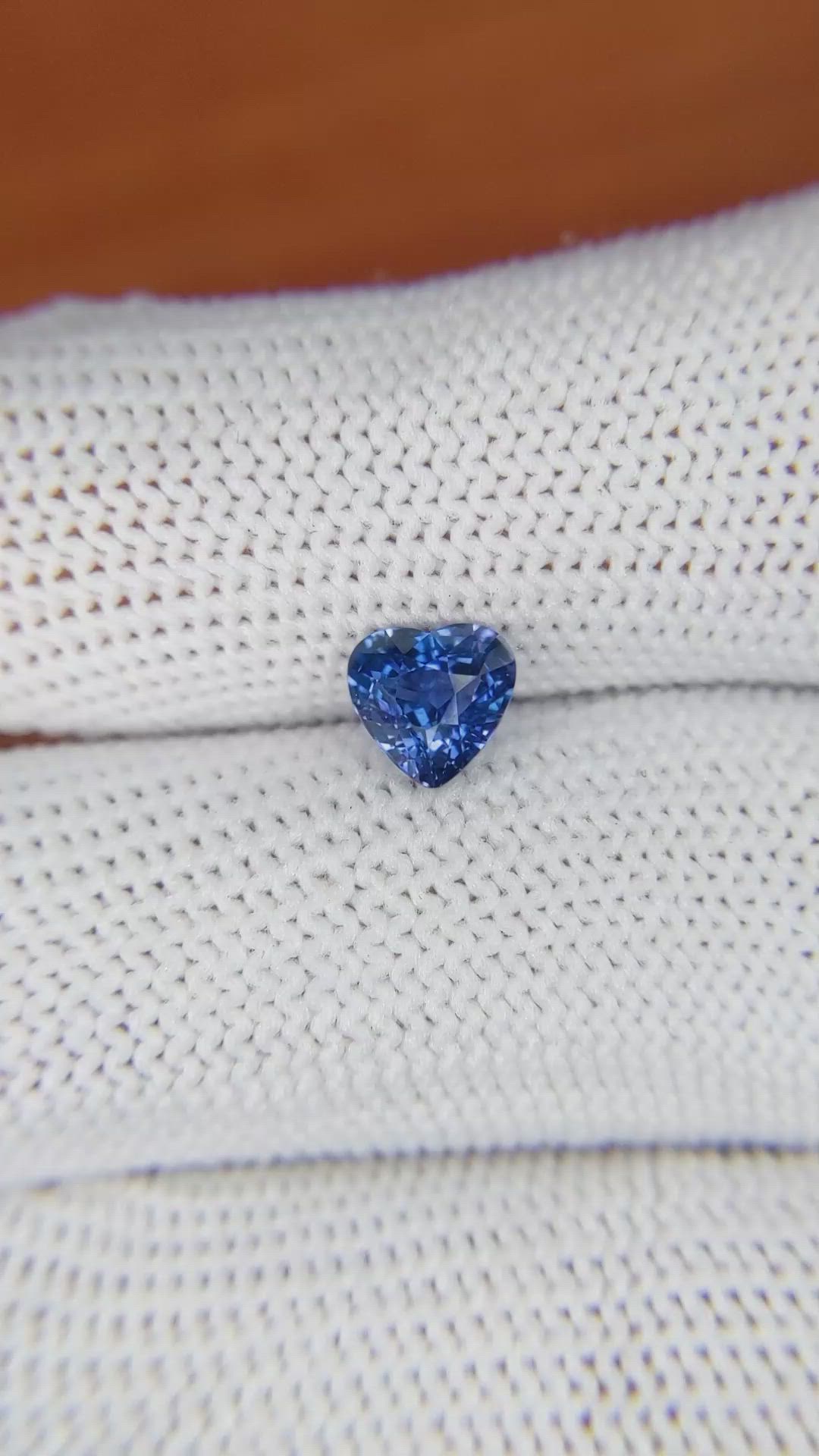 1.06 Ct. Blue Sapphire from Ceylon (Sri Lanka) Size Video