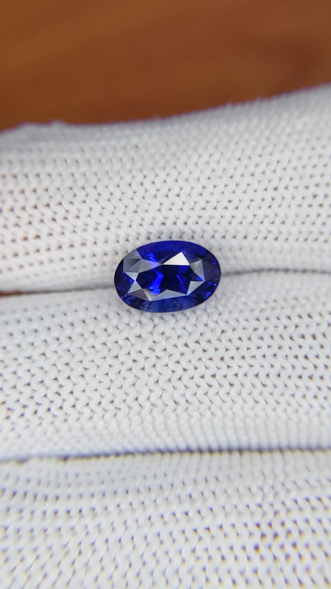 3.05 Ct. Blue Sapphire from Ceylon (Sri Lanka) Size Video