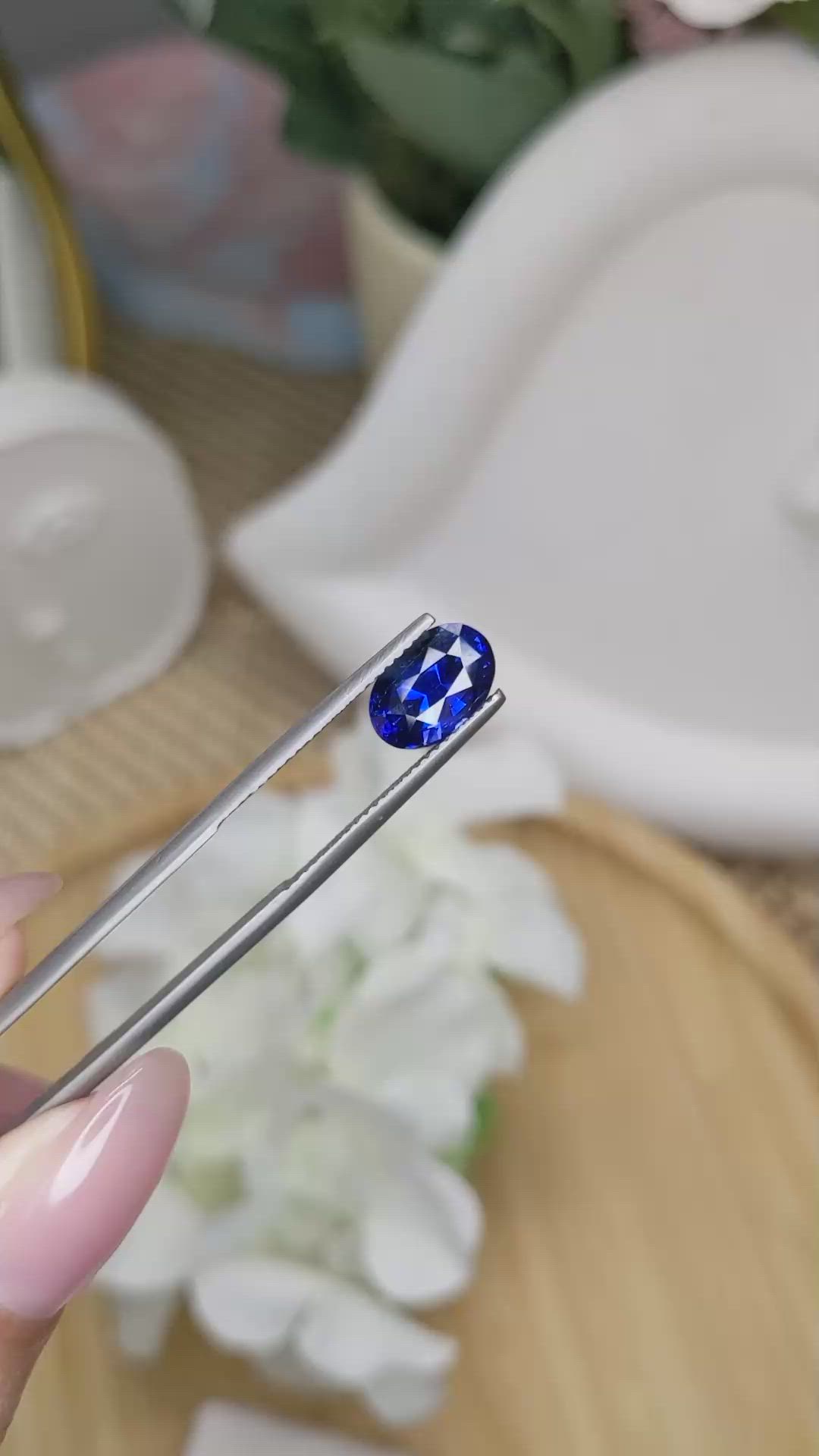 3.05 Ct. Blue Sapphire from Ceylon (Sri Lanka) Size Video