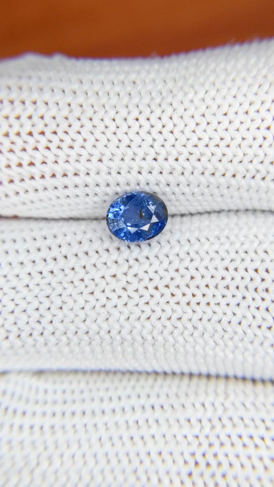 0.93 Ct. Blue Sapphire from Ceylon (Sri Lanka) Size Video