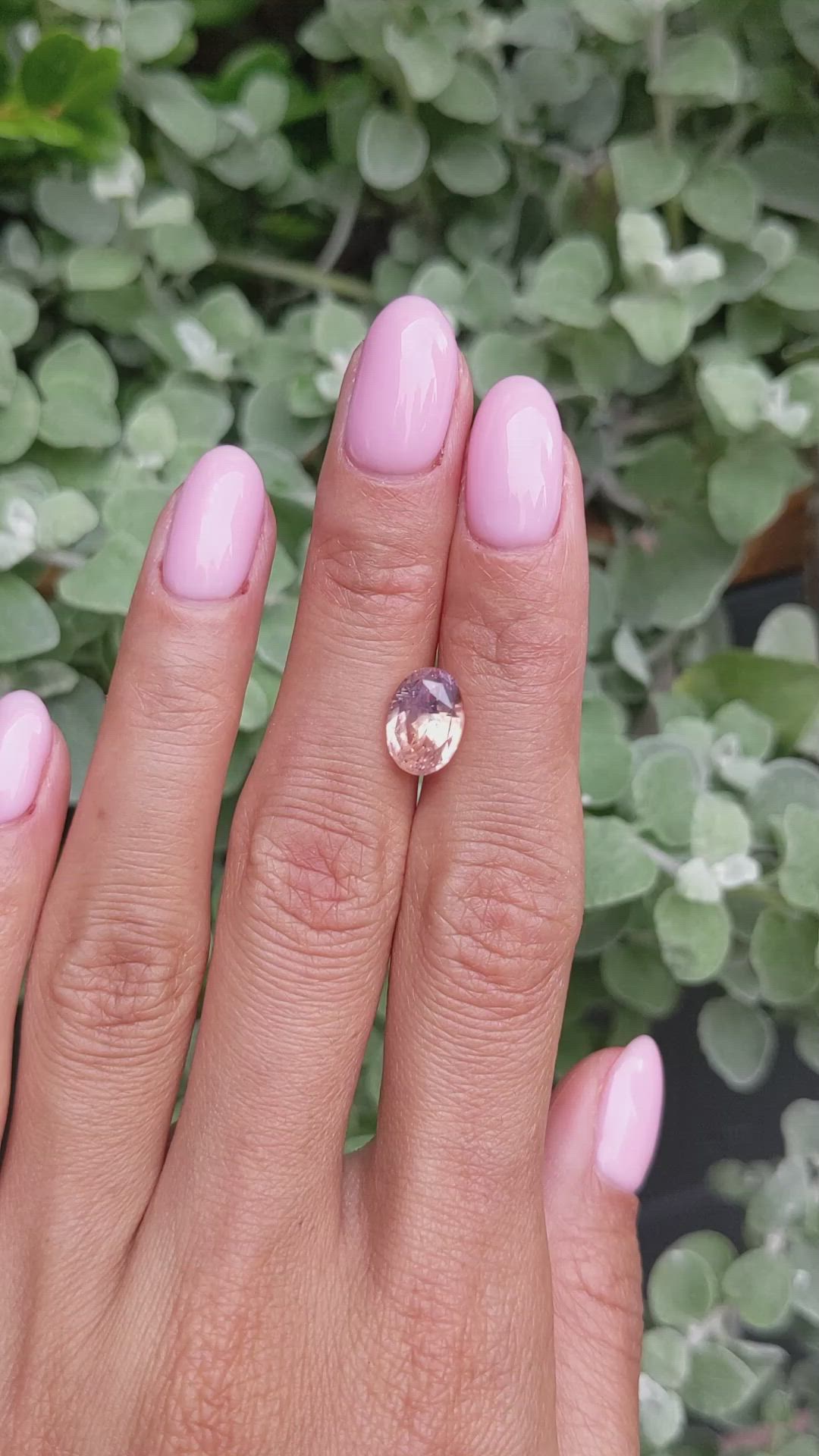4.00 Ct. Orange Sapphire from Ceylon (Sri Lanka) Size Video