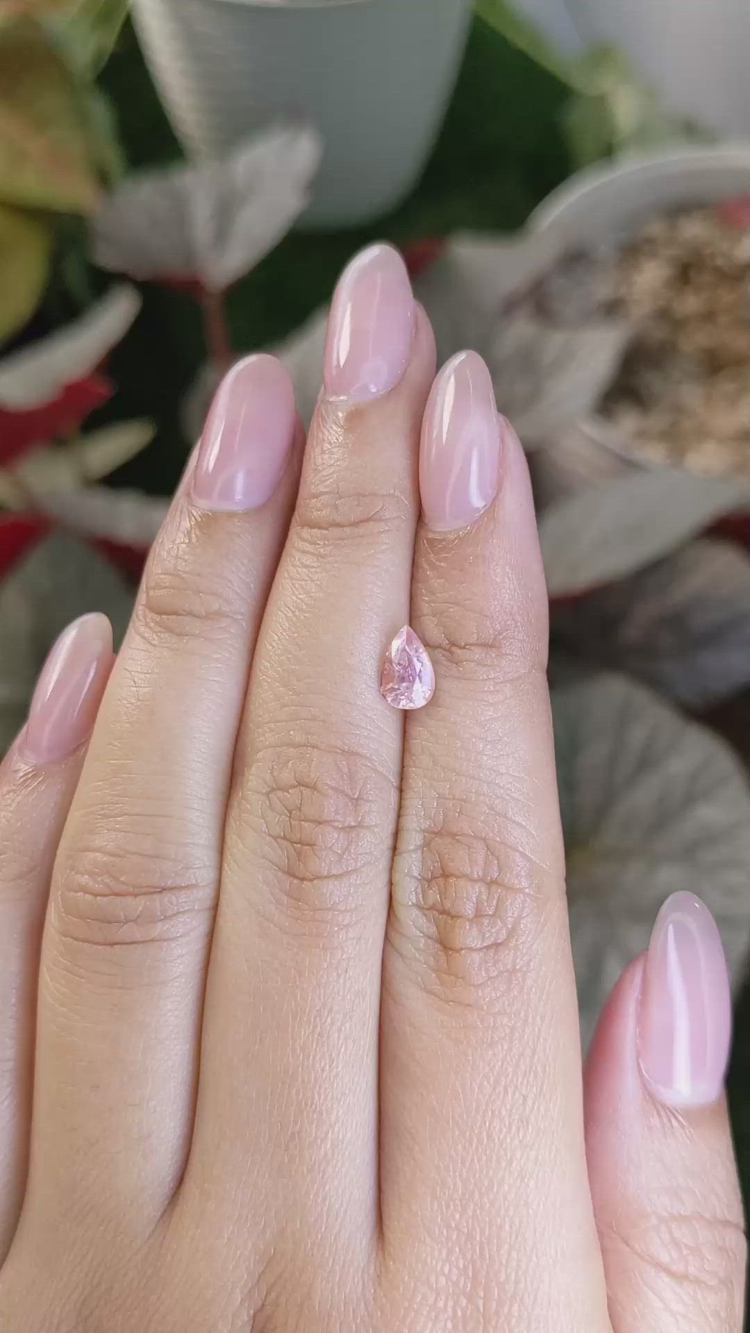 1.06 Ct. Padparadscha Sapphire from Ceylon (Sri Lanka) Size Video