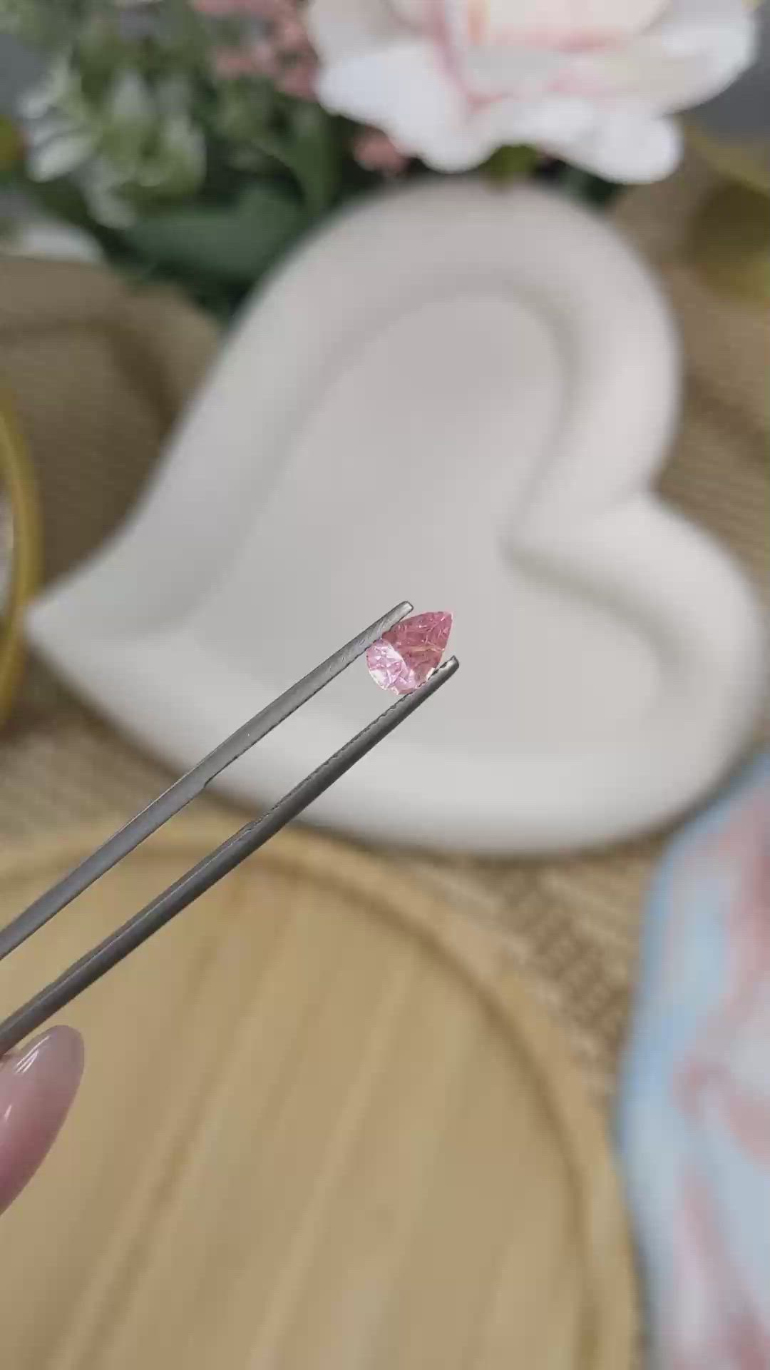 1.06 Ct. Padparadscha Sapphire from Ceylon (Sri Lanka) Size Video