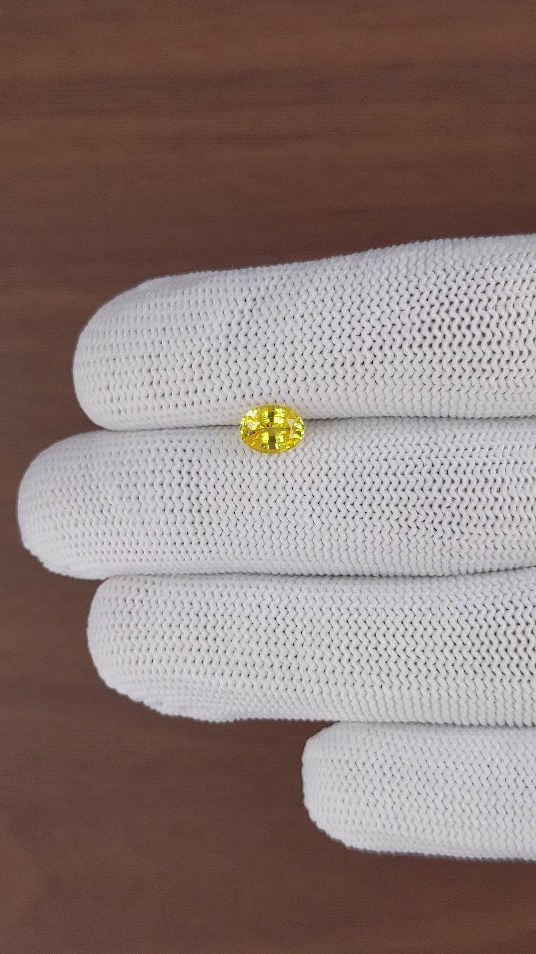 1.04 Ct. Yellow Sapphire from Ceylon (Sri Lanka) Size Video