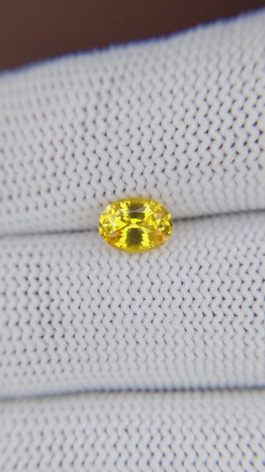 1.04 Ct. Yellow Sapphire from Ceylon (Sri Lanka) Size Video