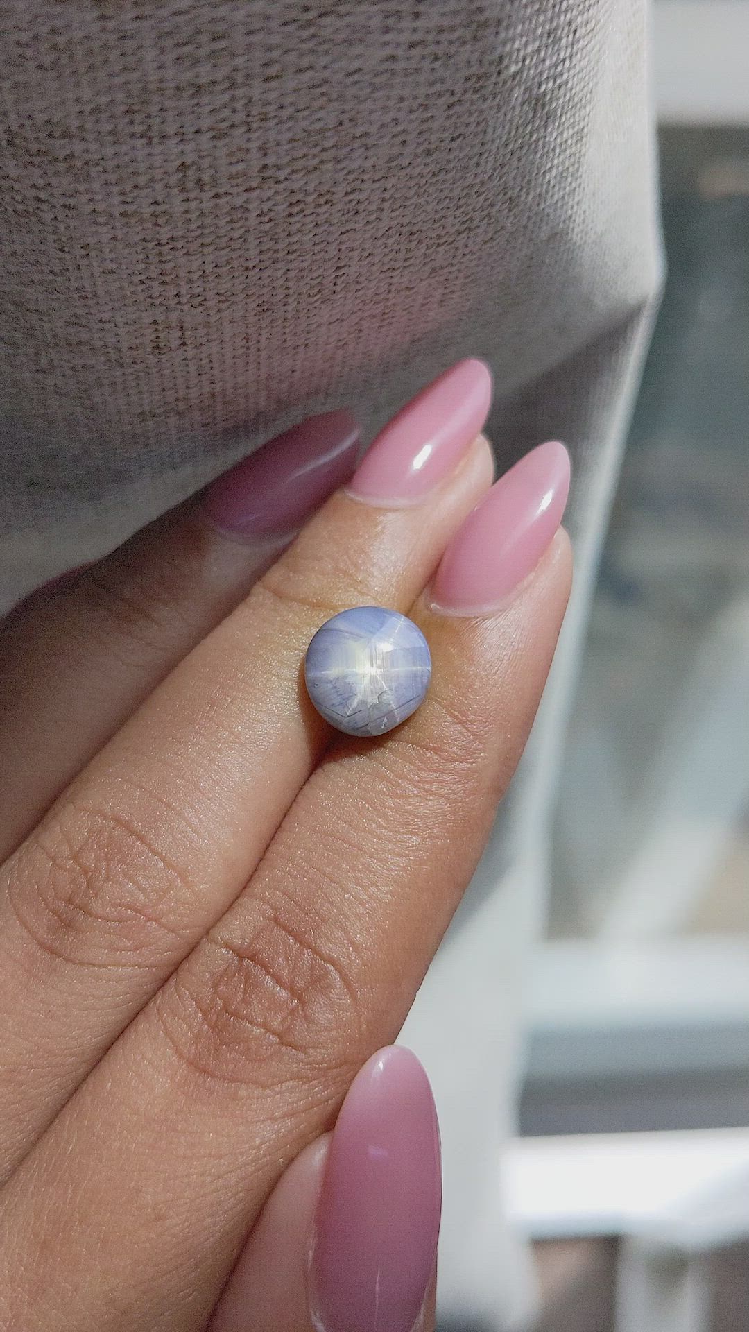 4.60 Ct. Purplish Blue Star Sapphire from Ceylon (Sri Lanka) Size Video