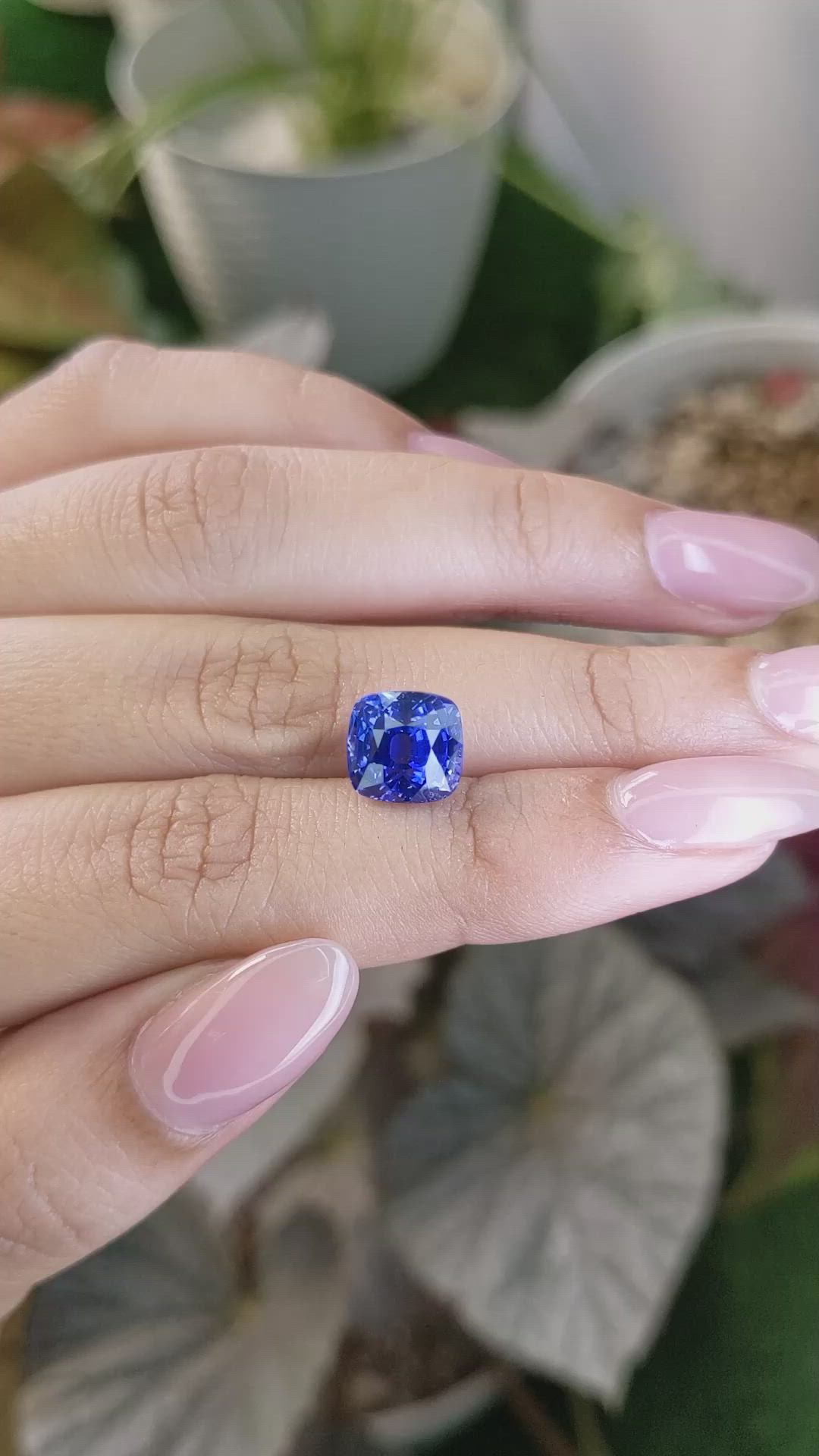5.66 Ct. Blue Sapphire from Ceylon (Sri Lanka) Size Video