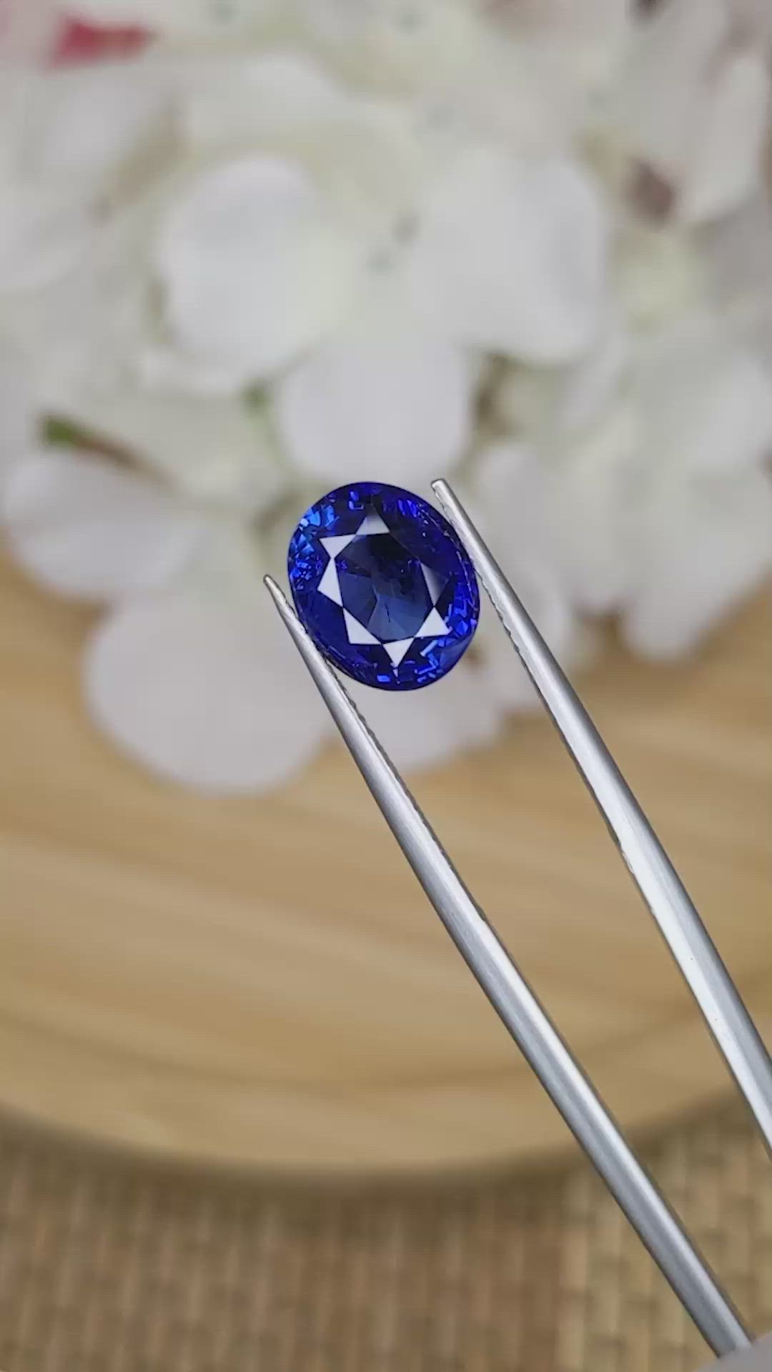 5.29 Ct. Blue Sapphire from Ceylon (Sri Lanka) Size Video