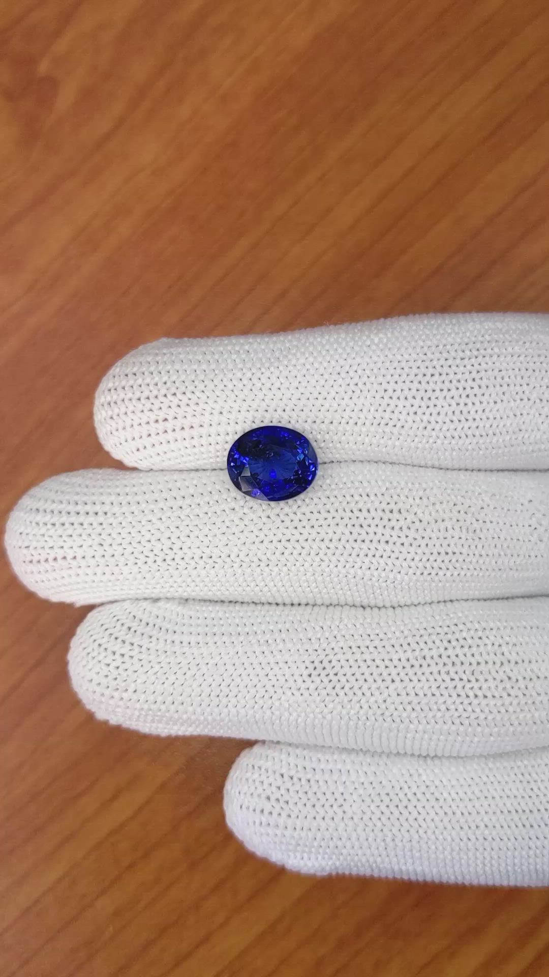 5.29 Ct. Blue Sapphire from Ceylon (Sri Lanka) Size Video