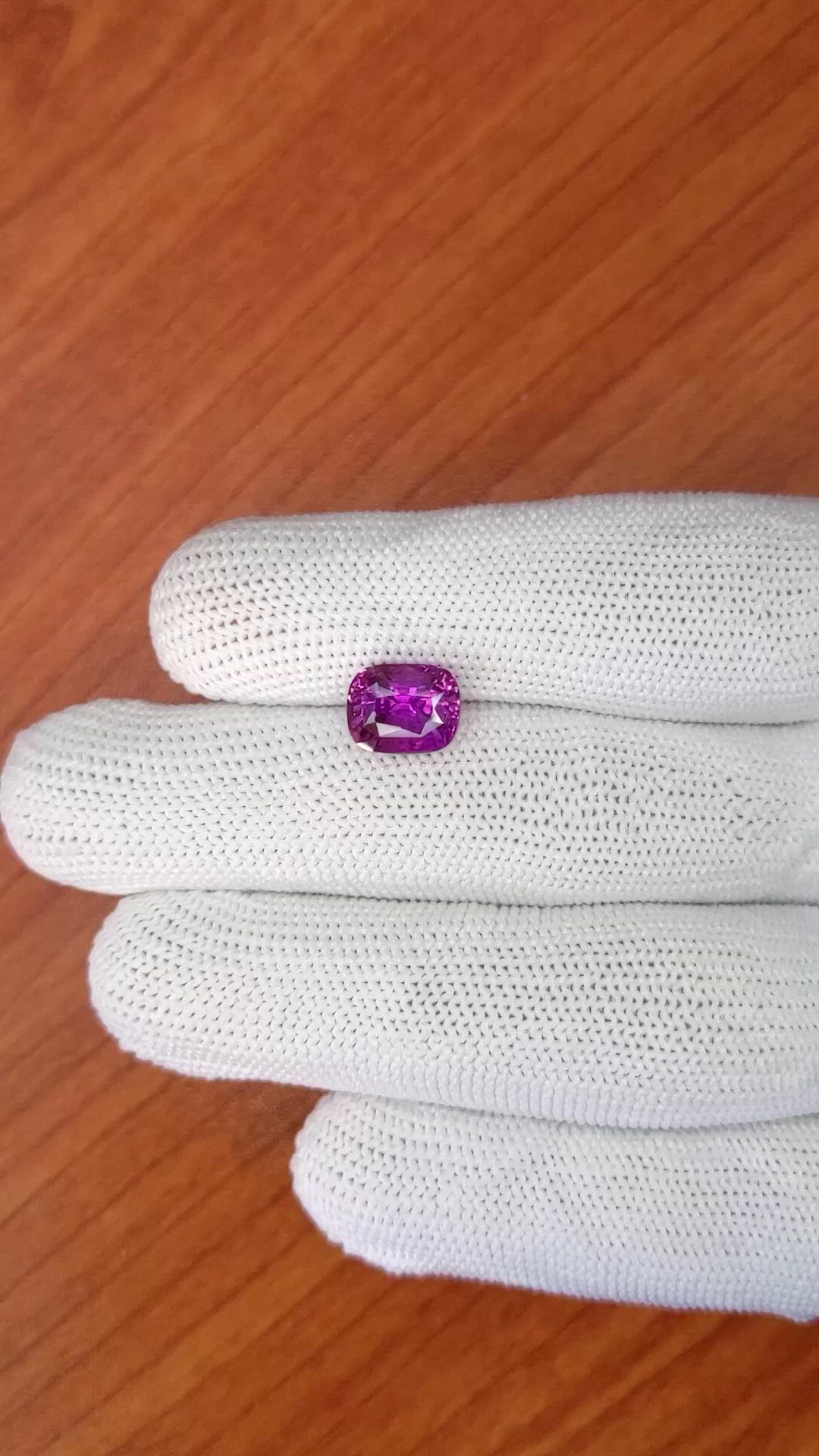 3.74 Ct. Pinkish Purple Sapphire from Ceylon (Sri Lanka) Size Video