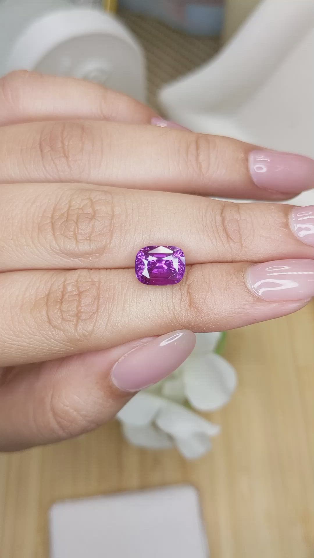 3.74 Ct. Pinkish Purple Sapphire from Ceylon (Sri Lanka) Size Video
