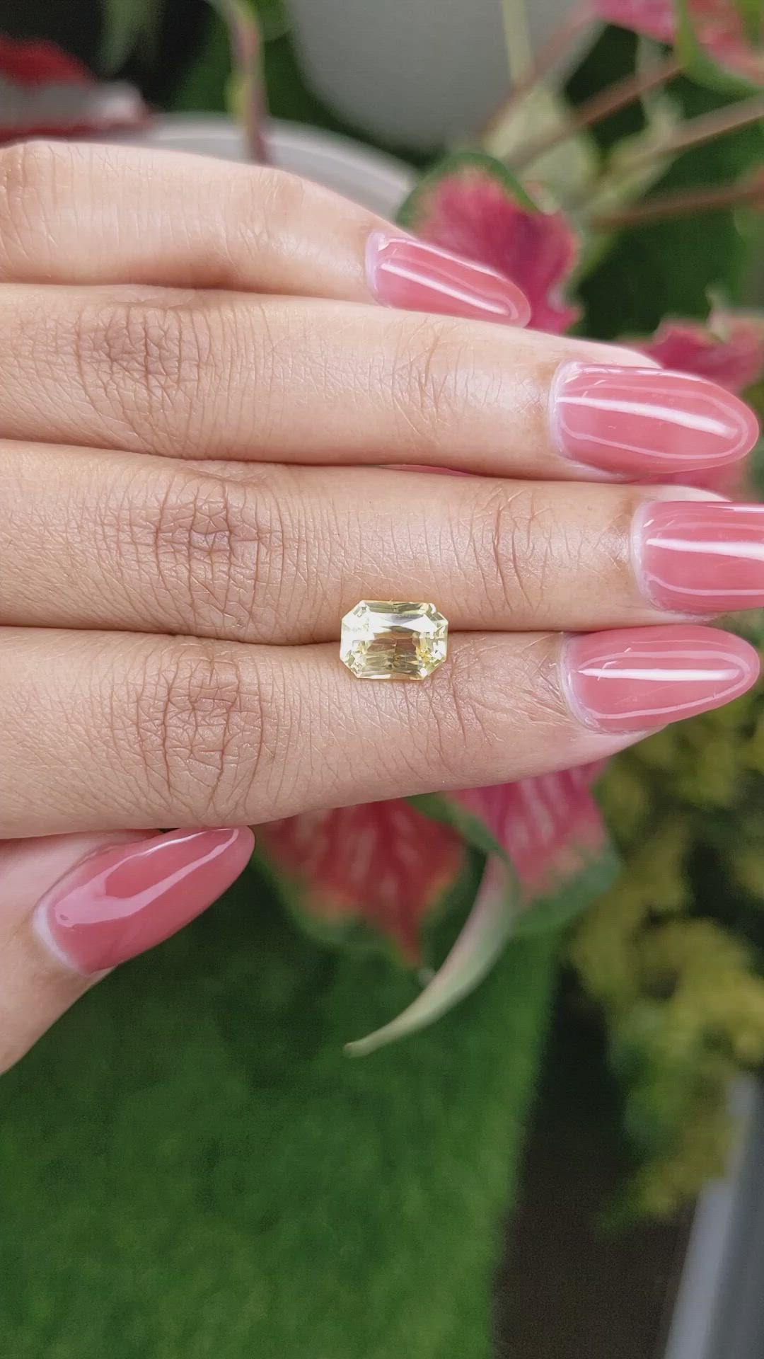 2.71 Ct. Yellow Sapphire from Ceylon (Sri Lanka) Size Video