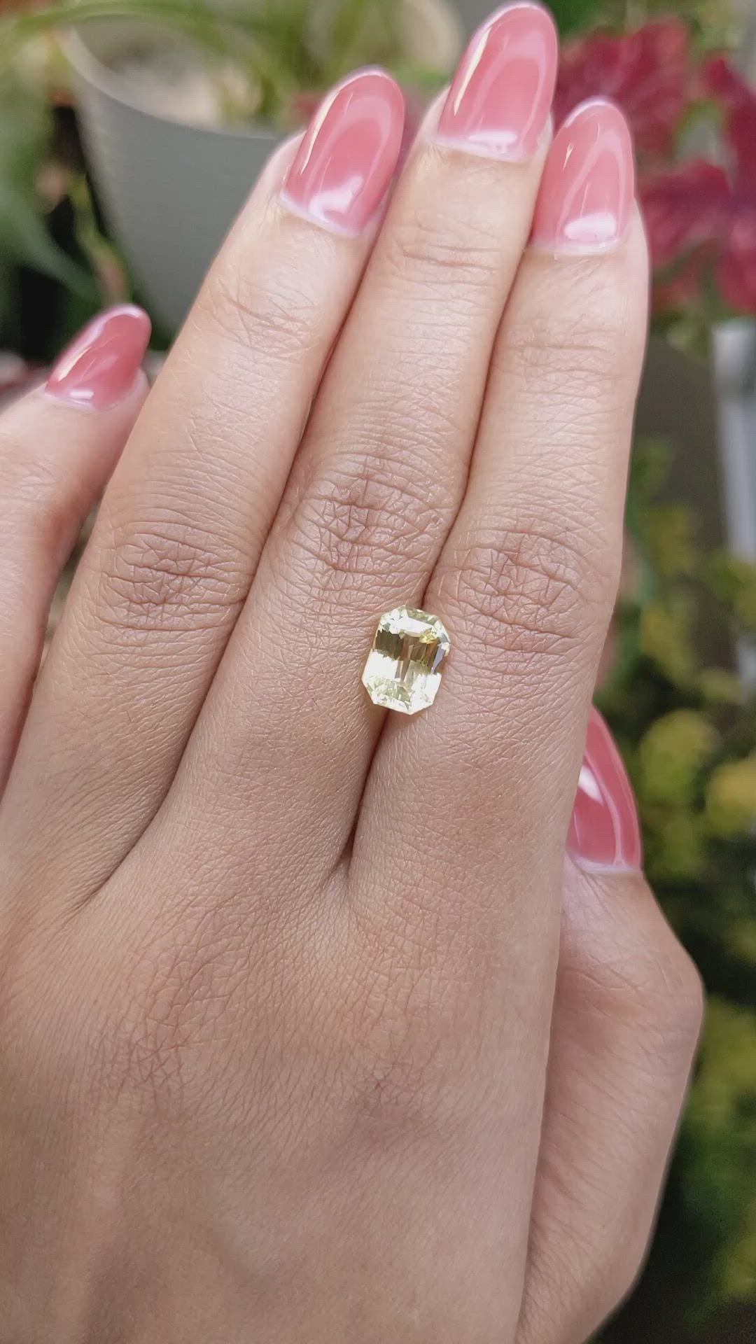 2.71 Ct. Yellow Sapphire from Ceylon (Sri Lanka) Size Video