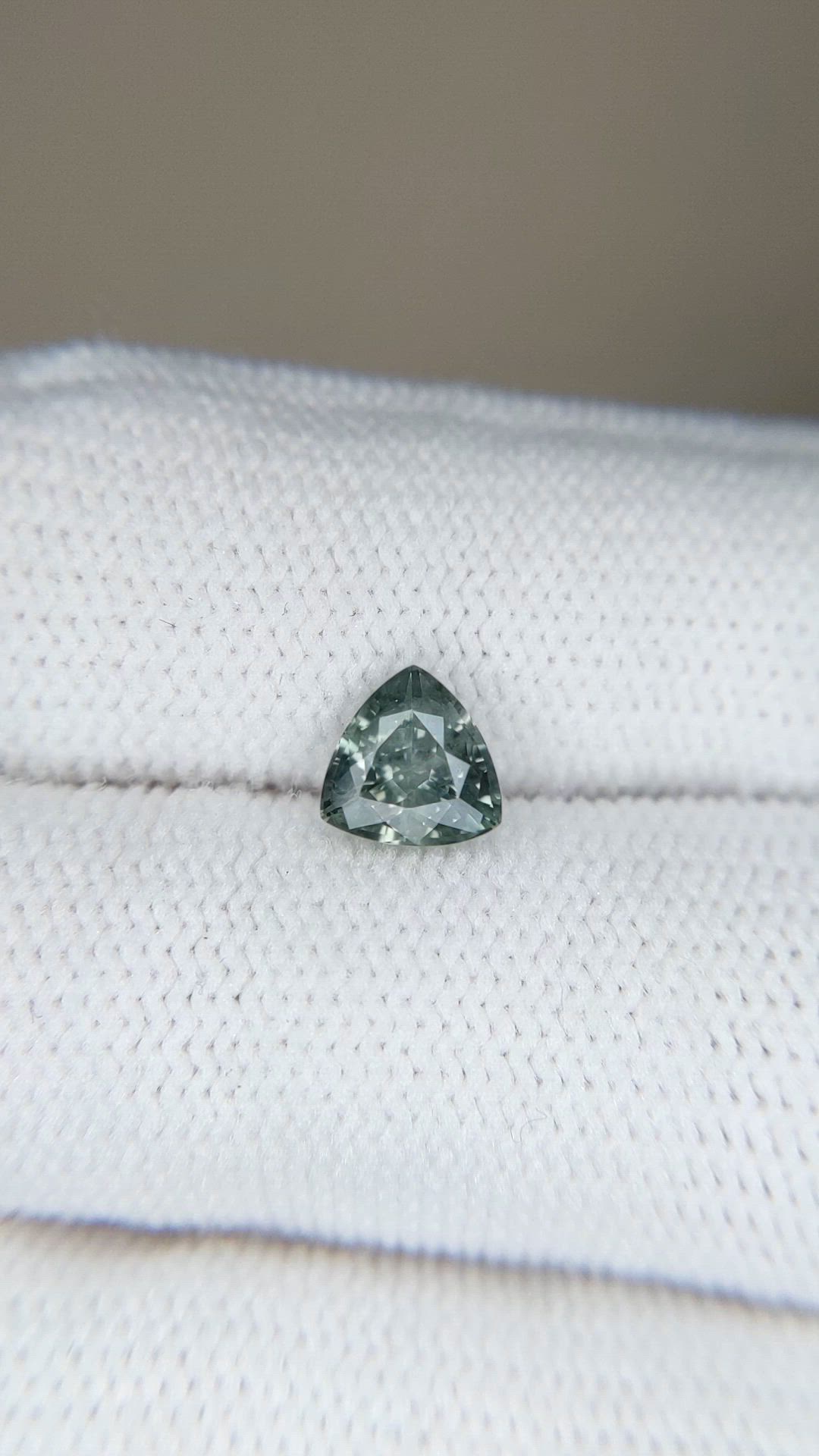 1.01 Ct. Yellowish Green Sapphire from Montana Size Video