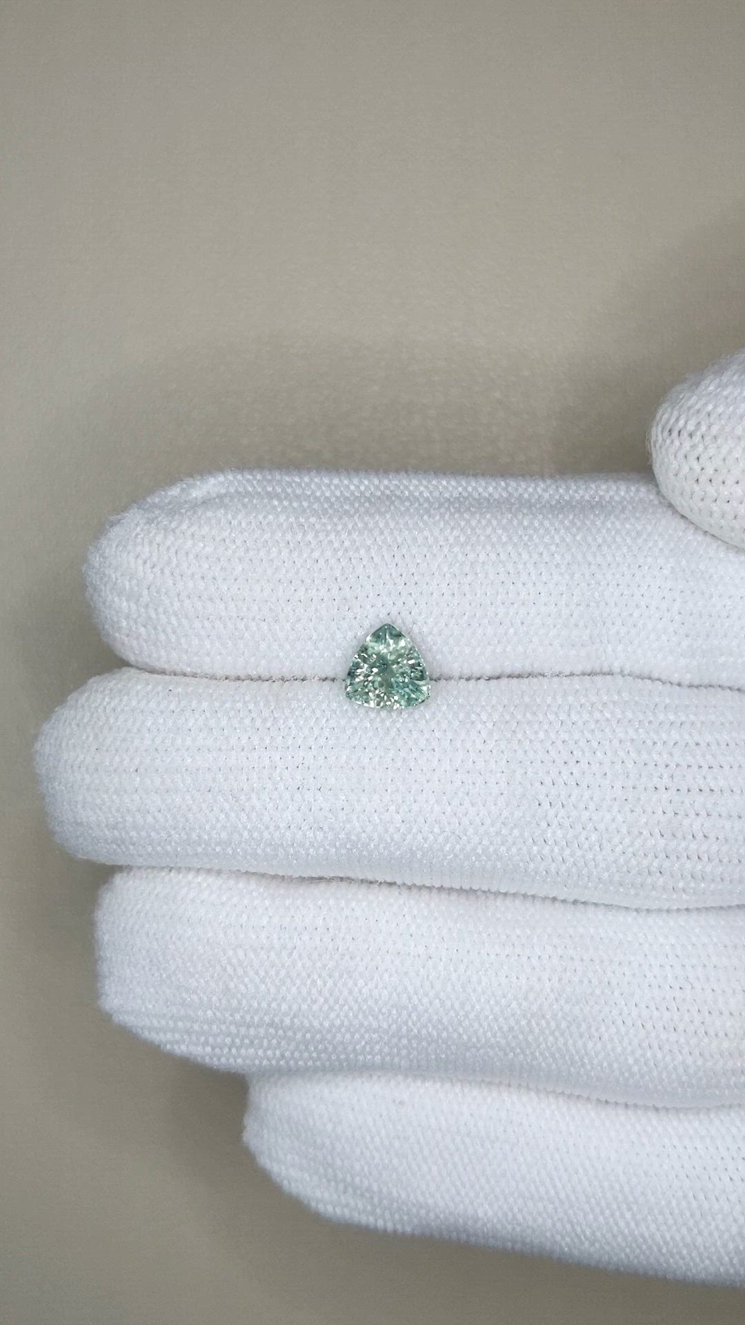 1.01 Ct. Yellowish Green Sapphire from Montana Size Video