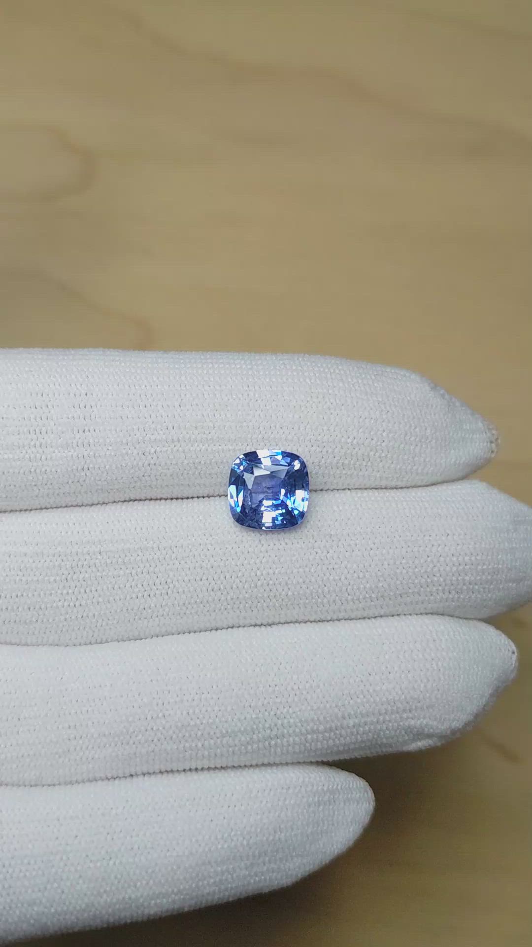 4.31 Ct. Blue Sapphire from Ceylon (Sri Lanka) Size Video