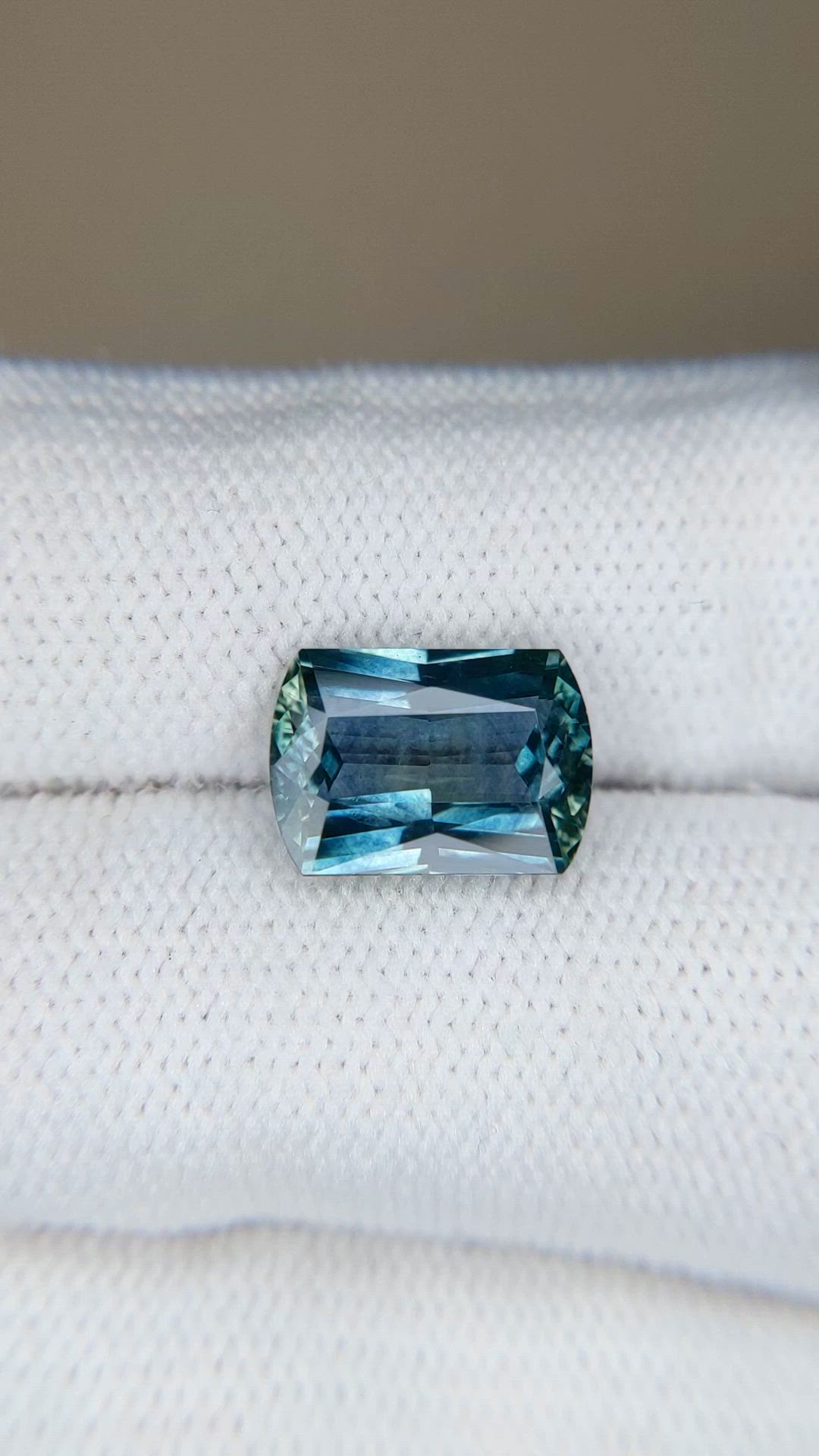 4.33 Ct. Bluish Green Sapphire from Montana Size Video