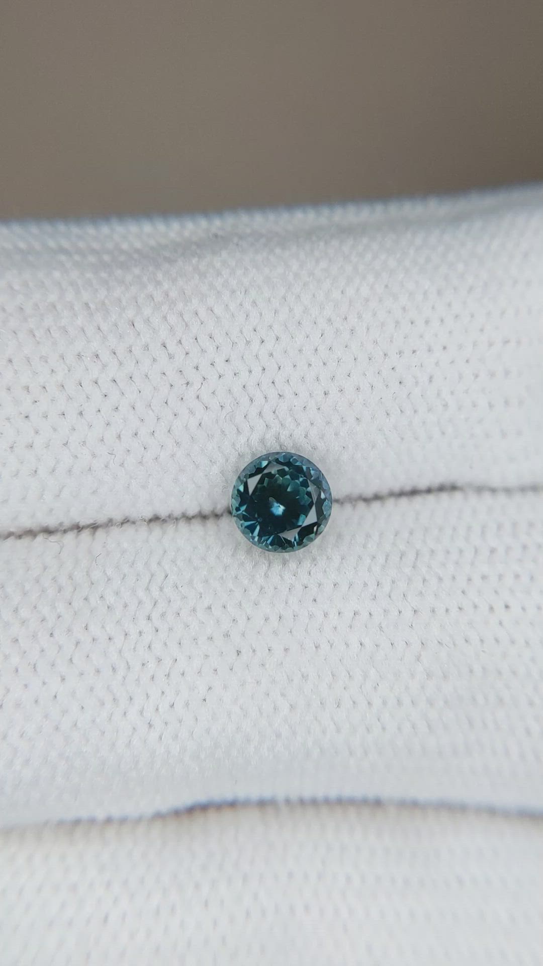 0.92 Ct. Greenish Blue Sapphire from Montana Size Video