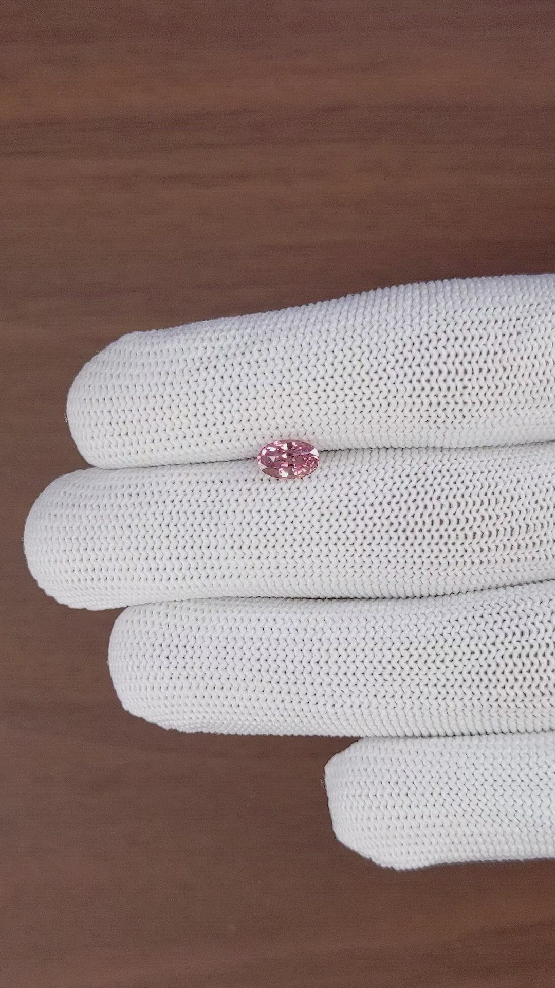 1.11 Ct. Padparadscha Sapphire from Ceylon (Sri Lanka) Size Video
