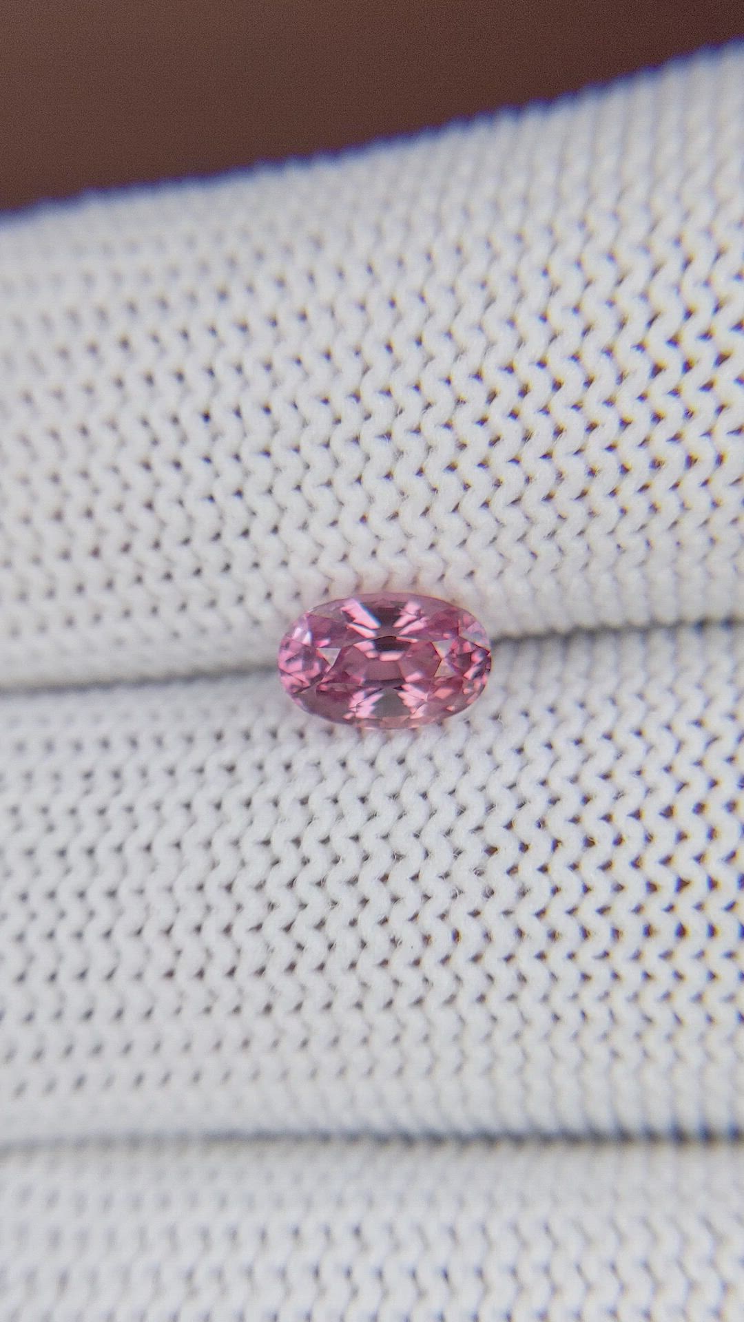 1.11 Ct. Padparadscha Sapphire from Ceylon (Sri Lanka) Size Video