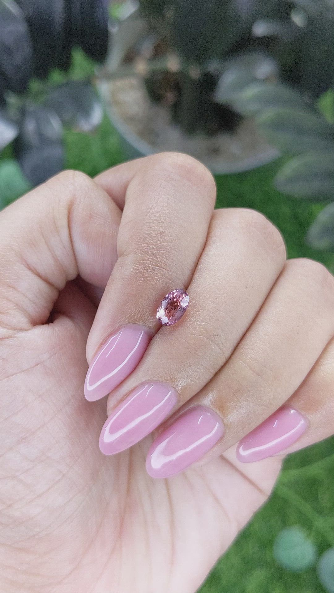 1.11 Ct. Padparadscha Sapphire from Ceylon (Sri Lanka) Size Video