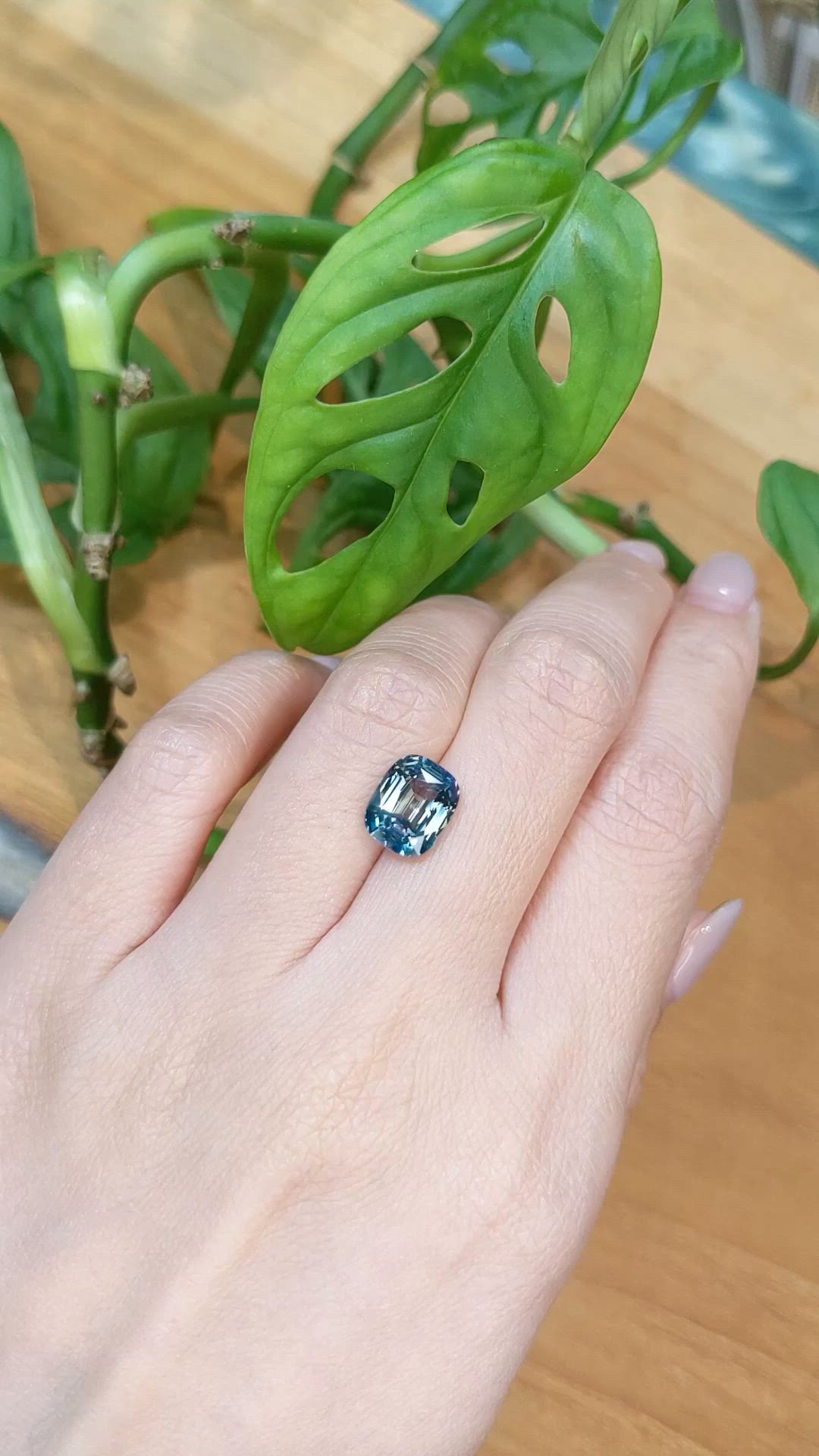 4.39 Ct. Greenish Blue Sapphire from Ceylon (Sri Lanka) Size Video