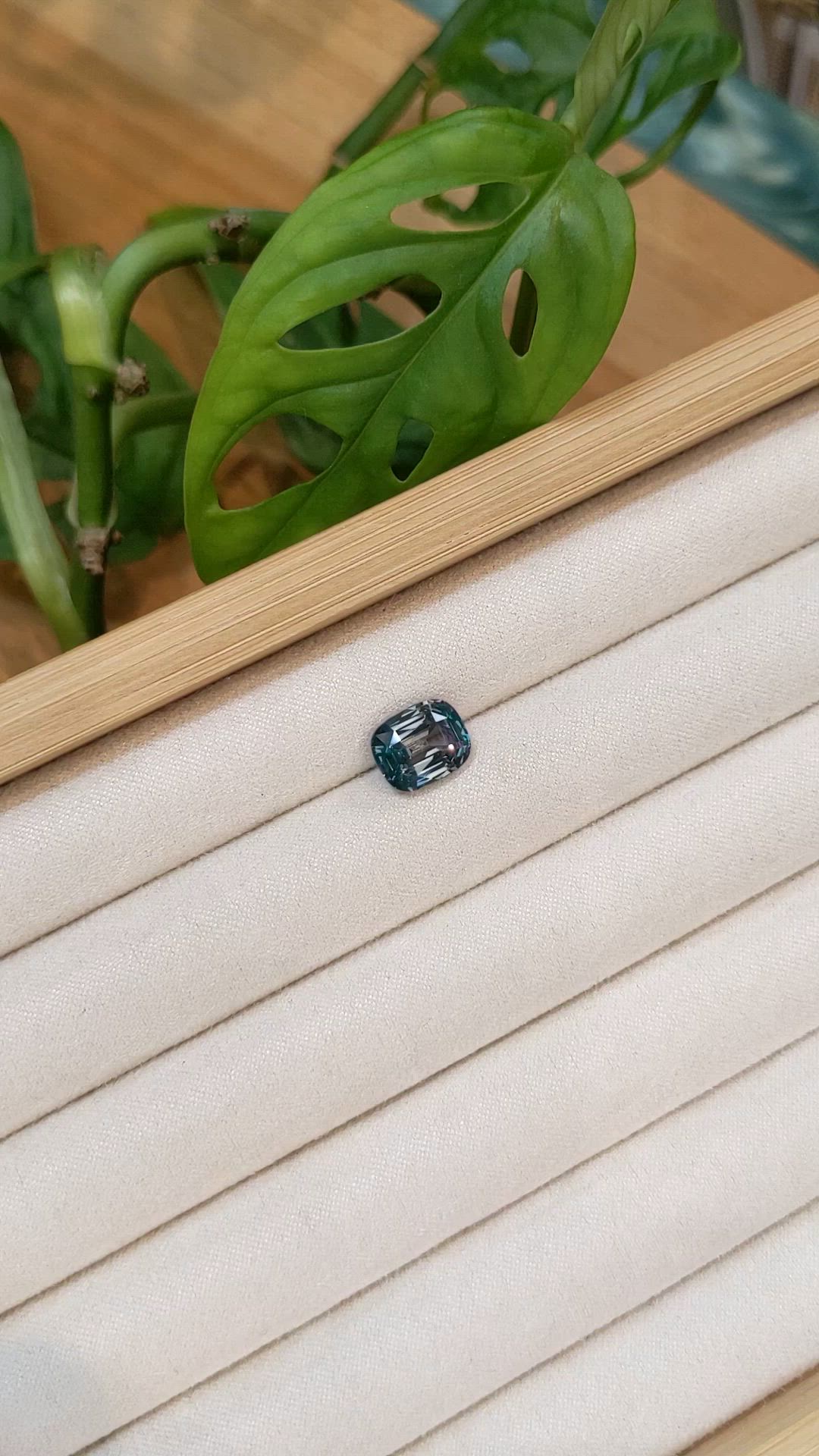 4.39 Ct. Greenish Blue Sapphire from Ceylon (Sri Lanka) Size Video