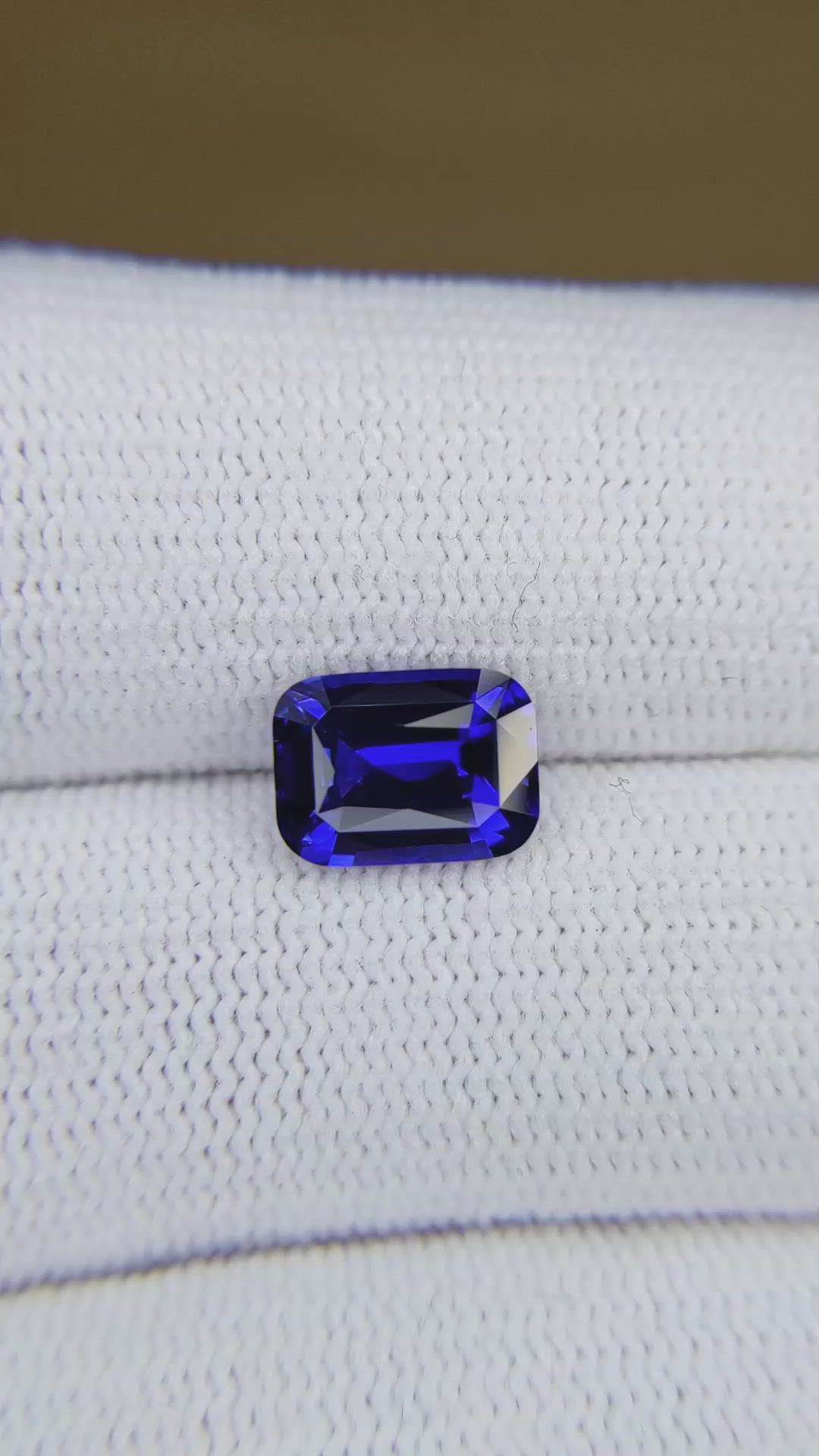 2.62 Ct. Blue Sapphire from Ceylon (Sri Lanka) Size Video