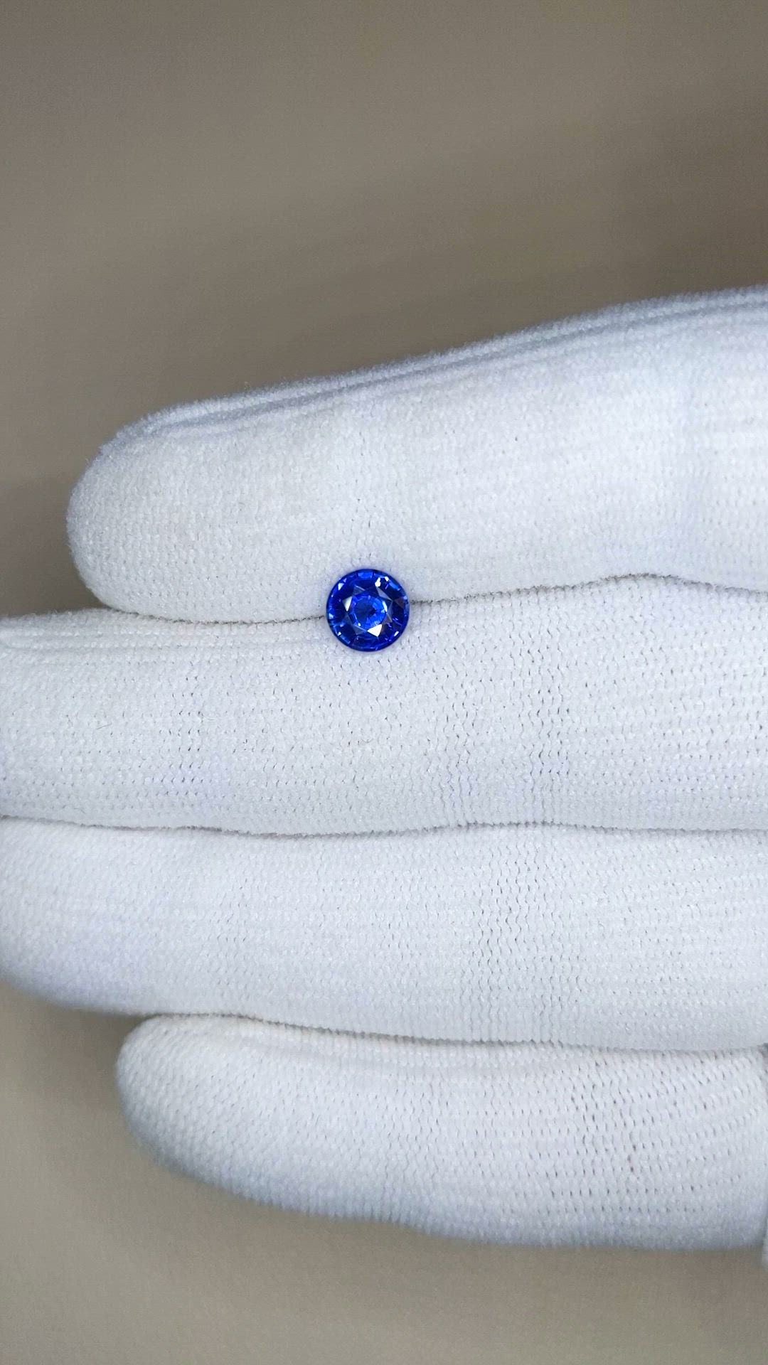 1.01 Ct. Blue Sapphire from Ceylon (Sri Lanka) Size Video