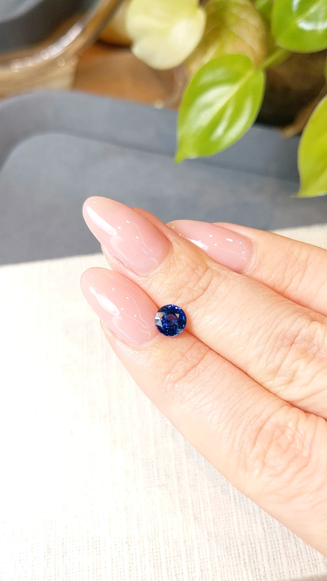 1.01 Ct. Blue Sapphire from Ceylon (Sri Lanka) Size Video