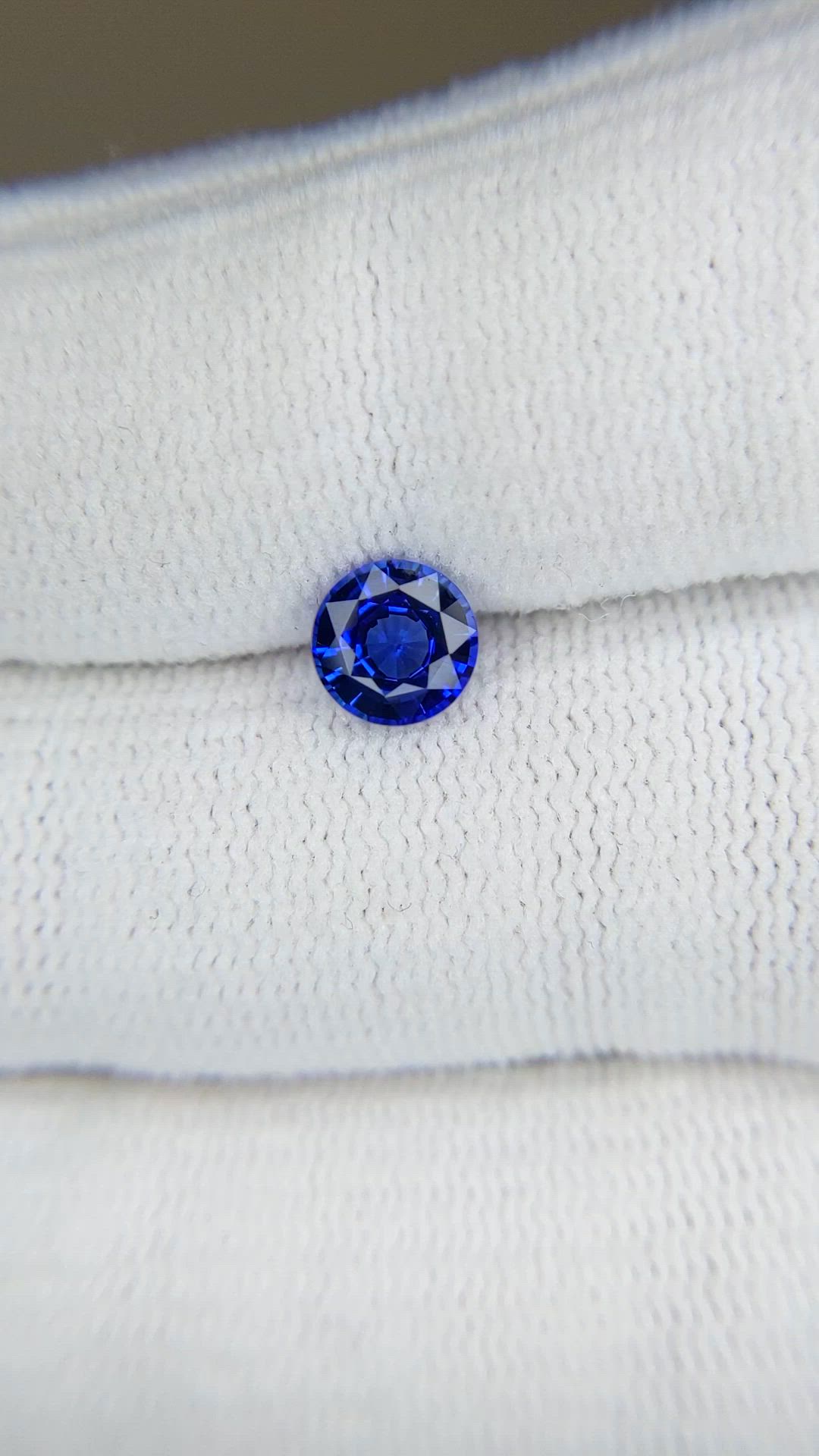 1.01 Ct. Blue Sapphire from Ceylon (Sri Lanka) Size Video