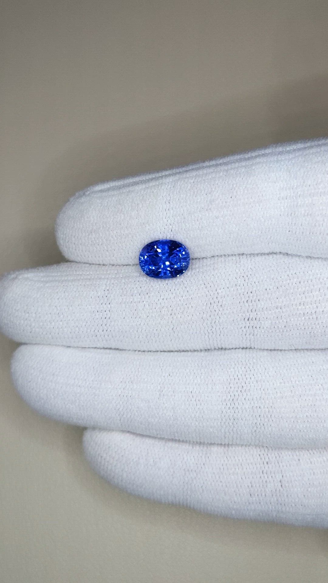 3.23 Ct. Blue Sapphire from Ceylon (Sri Lanka) Size Video