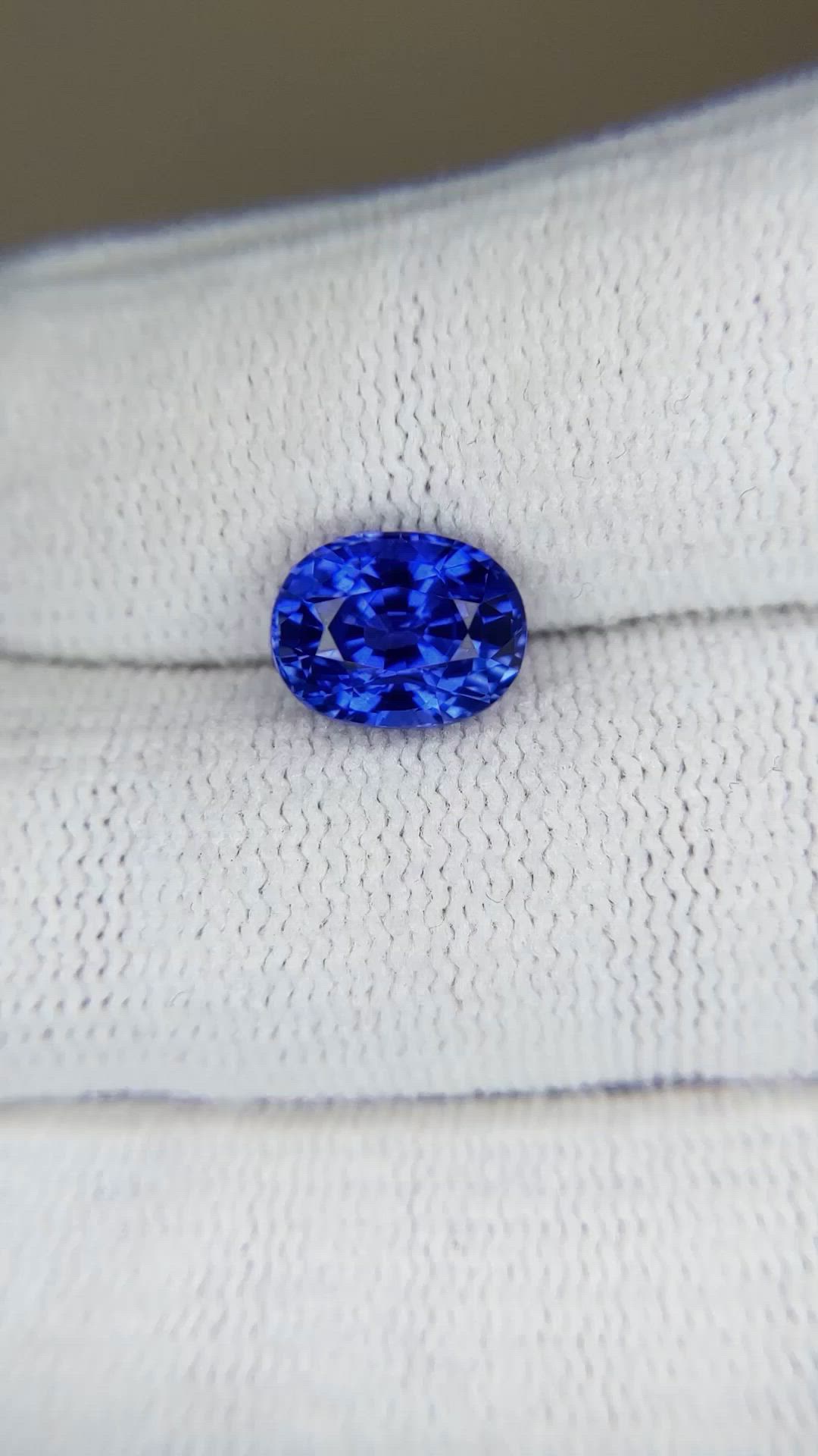 3.23 Ct. Blue Sapphire from Ceylon (Sri Lanka) Size Video
