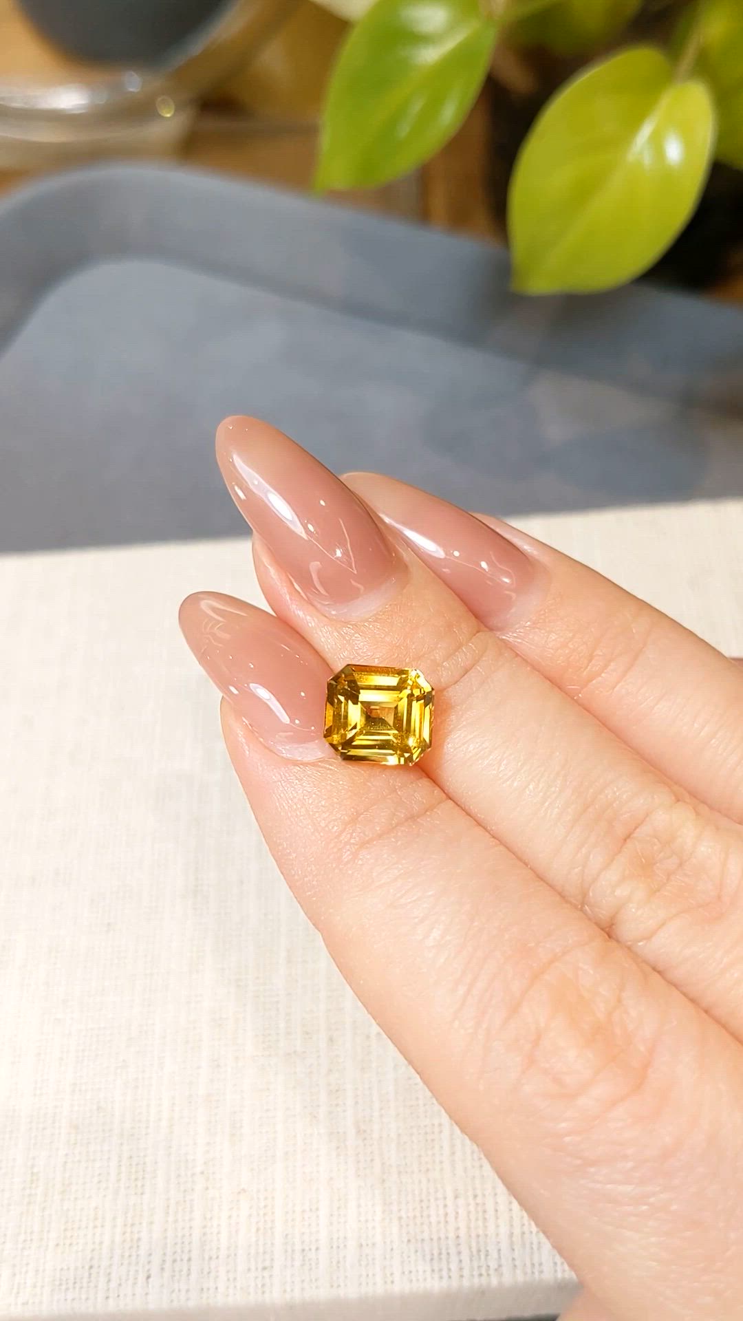 4.11 Ct. Orangish Yellow Sapphire from Ceylon (Sri Lanka) Size Video
