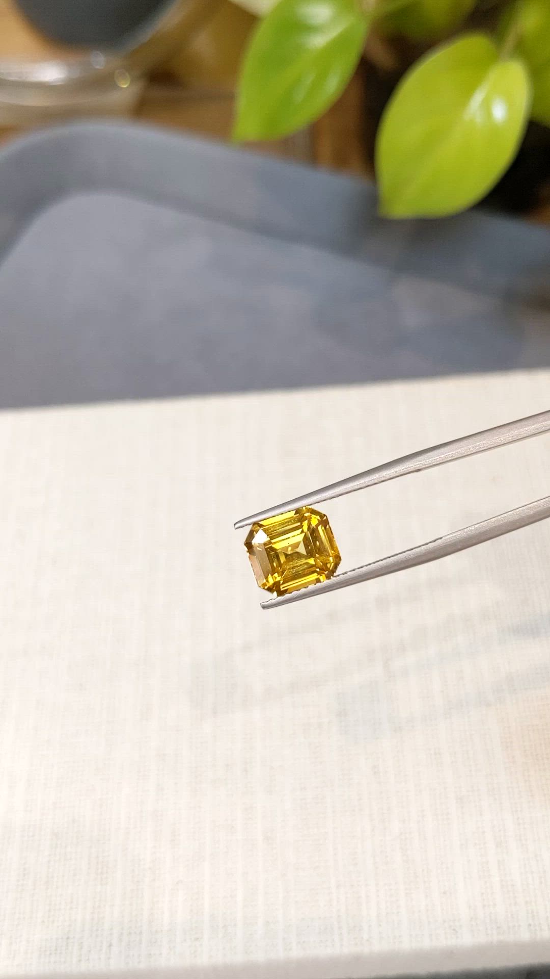 4.11 Ct. Orangish Yellow Sapphire from Ceylon (Sri Lanka) Size Video