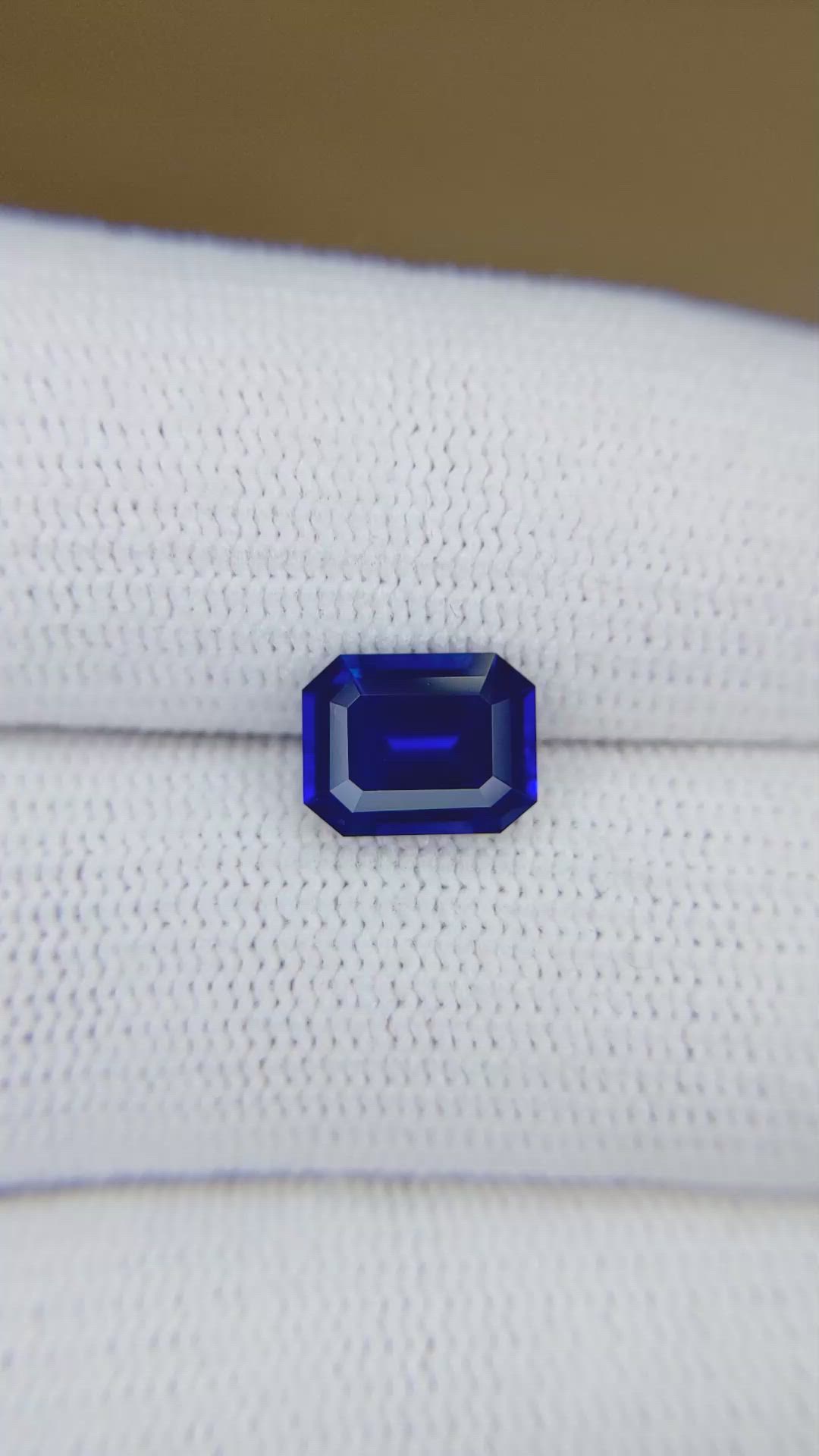 2.34 Ct. Blue Sapphire from Ceylon (Sri Lanka) Size Video