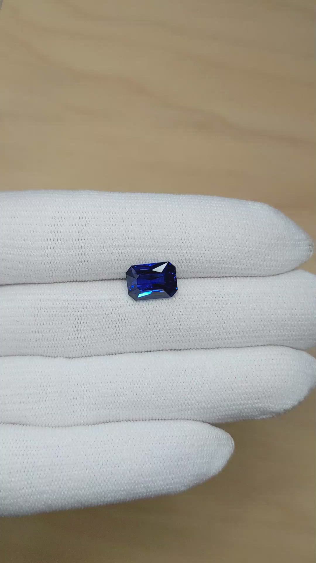 4.52 Ct. Blue Sapphire from Ceylon (Sri Lanka) Size Video