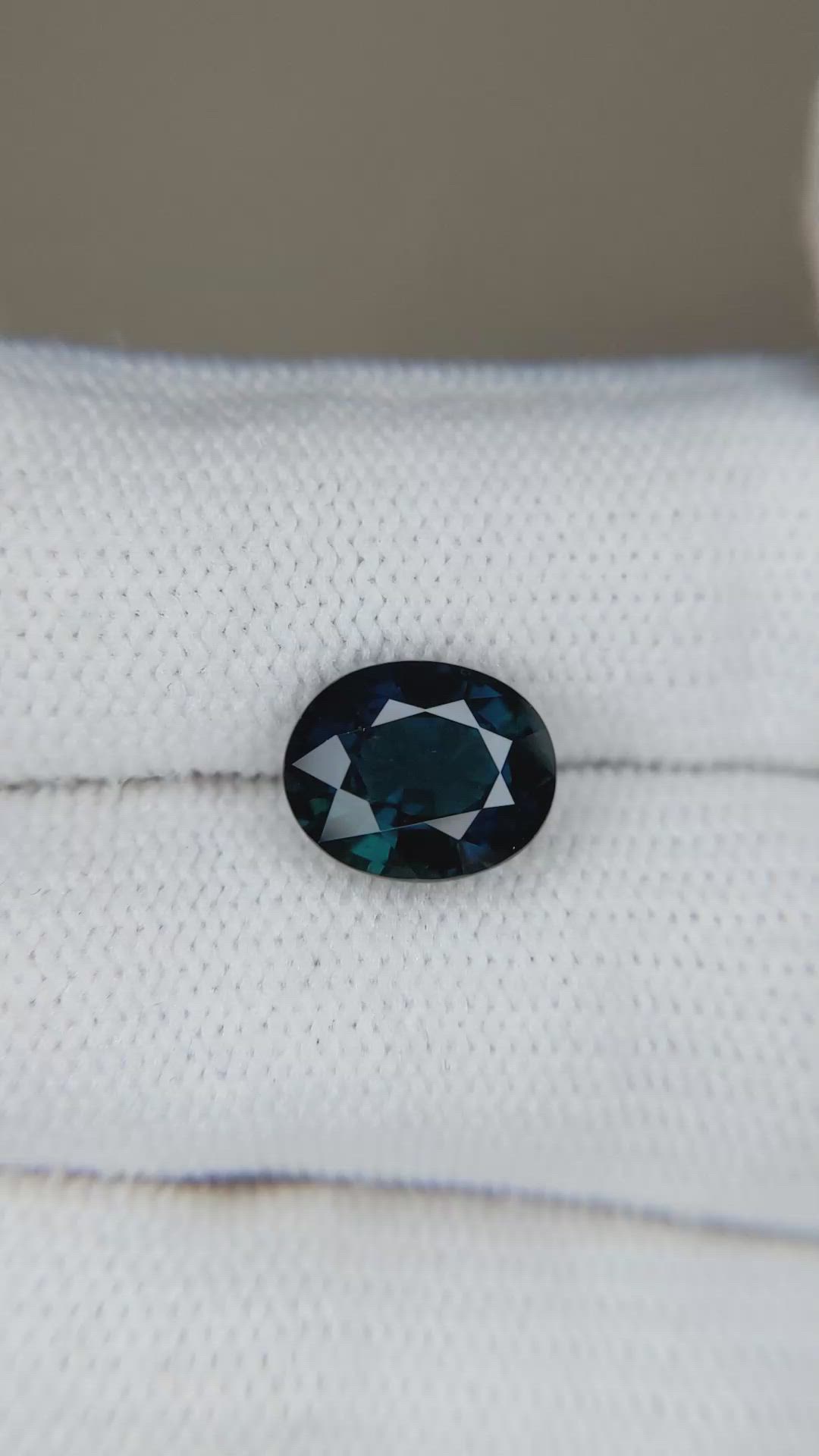 3.61 Ct. Bluish Green Sapphire from Ceylon (Sri Lanka) Size Video