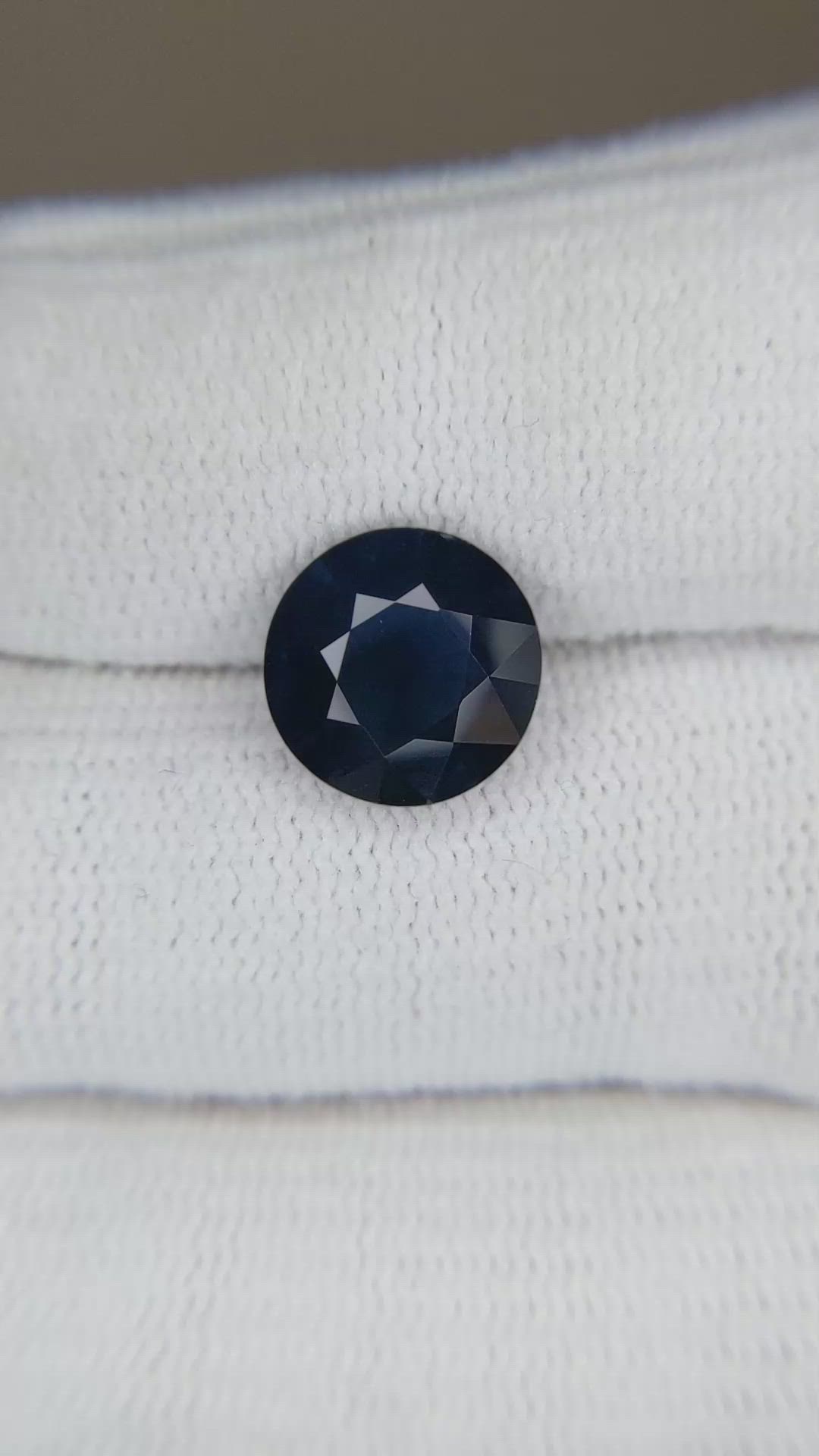 4.22 Ct. Greenish Blue Sapphire from Ceylon (Sri Lanka) Size Video