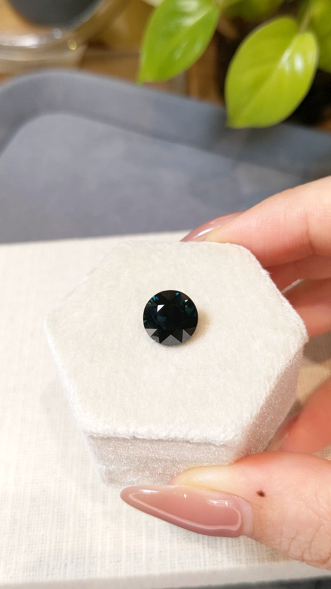 4.23 Ct. Greenish Blue Sapphire from Ceylon (Sri Lanka) Size Video