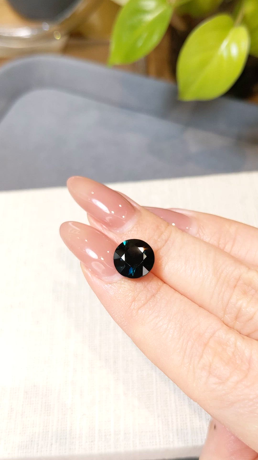 4.23 Ct. Greenish Blue Sapphire from Ceylon (Sri Lanka) Size Video