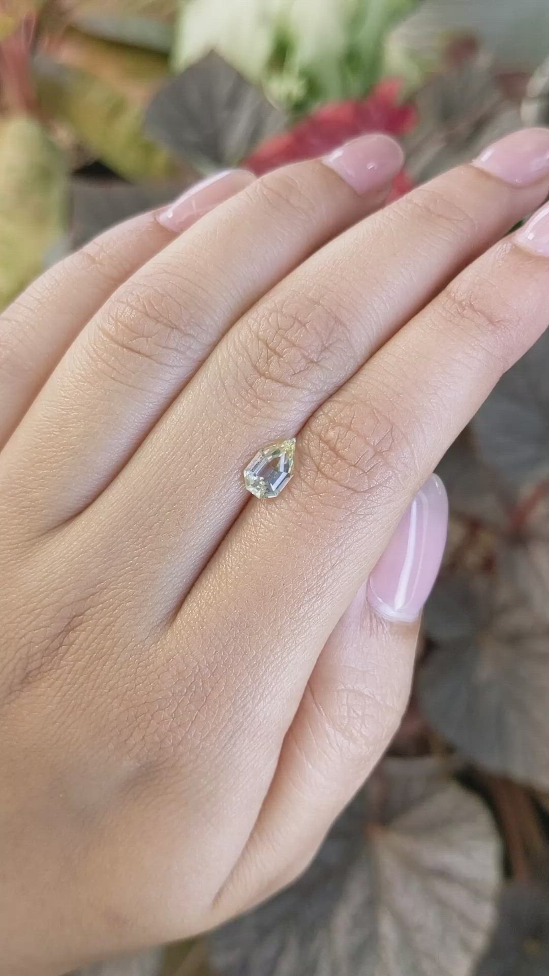 1.22 Ct. Yellow Sapphire from Ceylon (Sri Lanka) Size Video