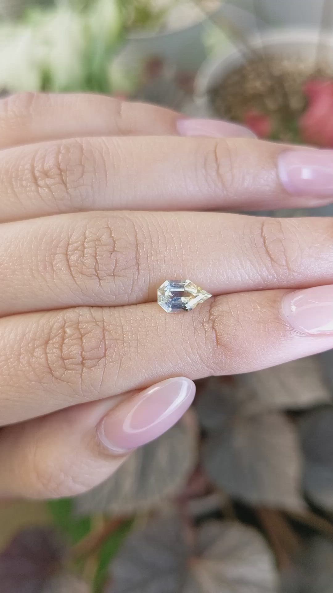 1.22 Ct. Yellow Sapphire from Ceylon (Sri Lanka) Size Video