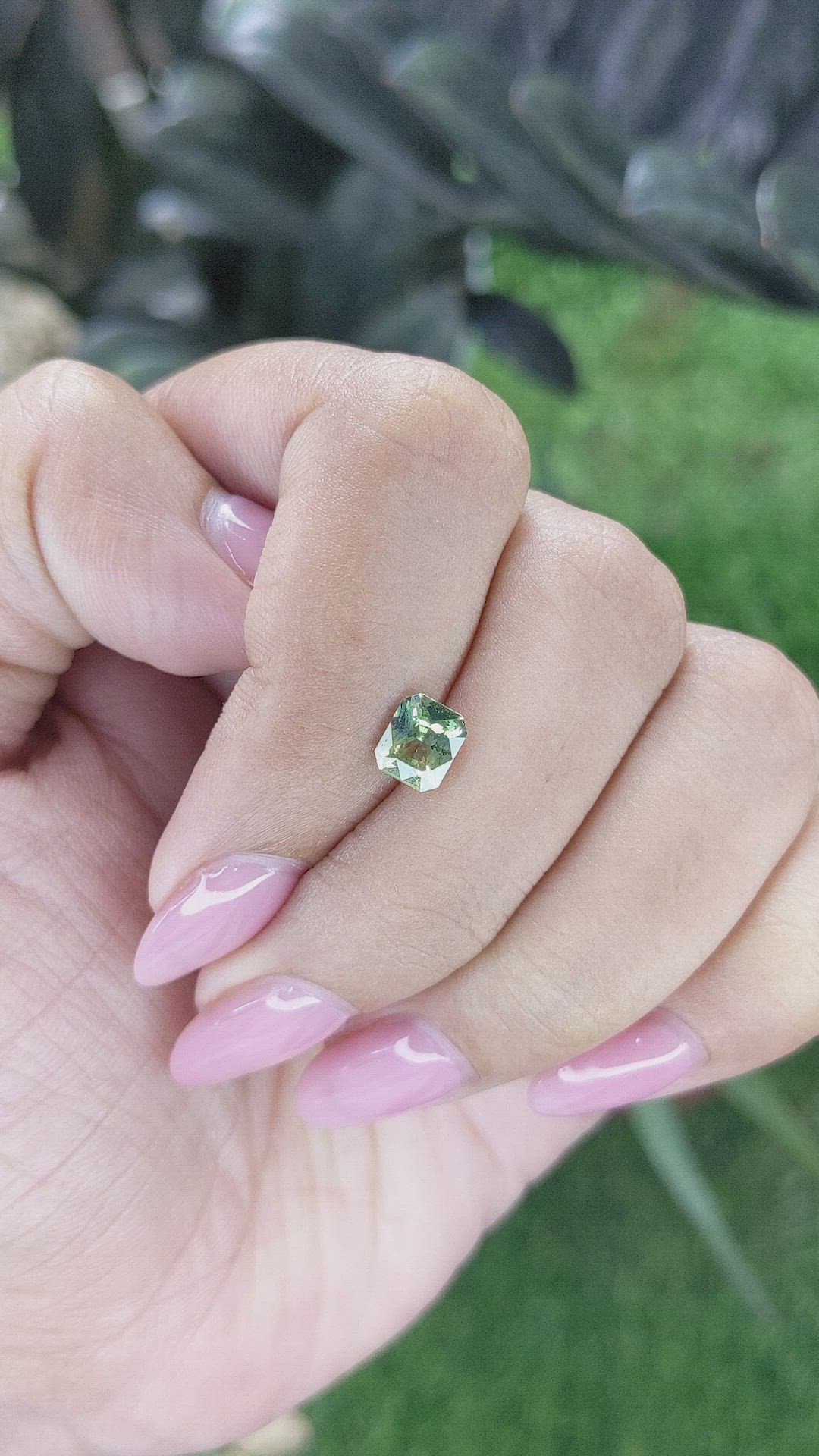 1.00 Ct. Yellowish Green Sapphire from Madagascar Size Video